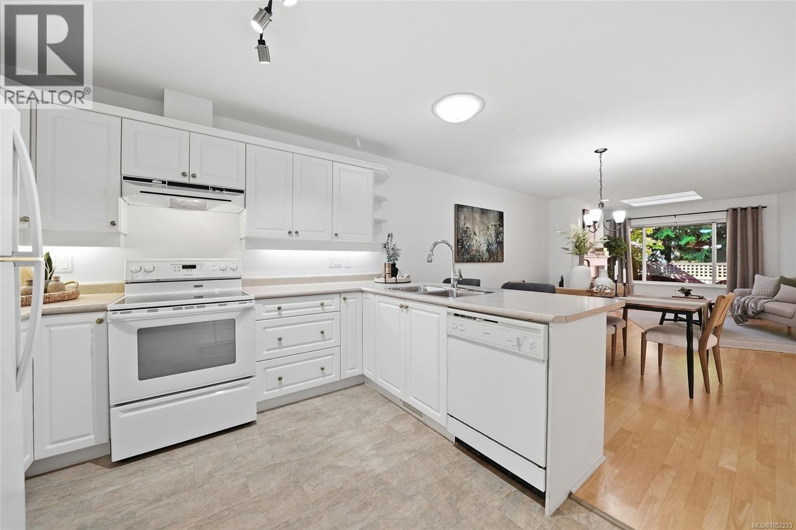 9 850 Arbutus St, Qualicum Beach, British Columbia  V9K 2M7 - Photo 12 - 1052233