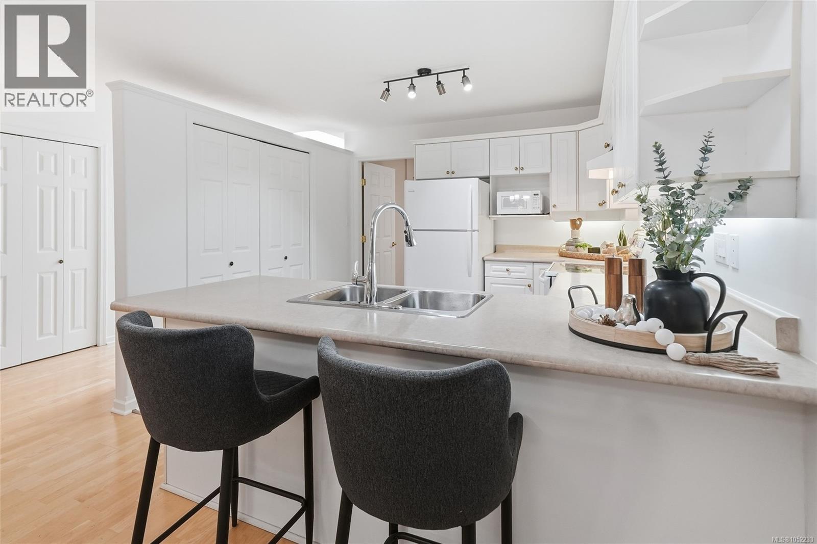 9 850 Arbutus St, Qualicum Beach, British Columbia  V9K 2M7 - Photo 7 - 1052233