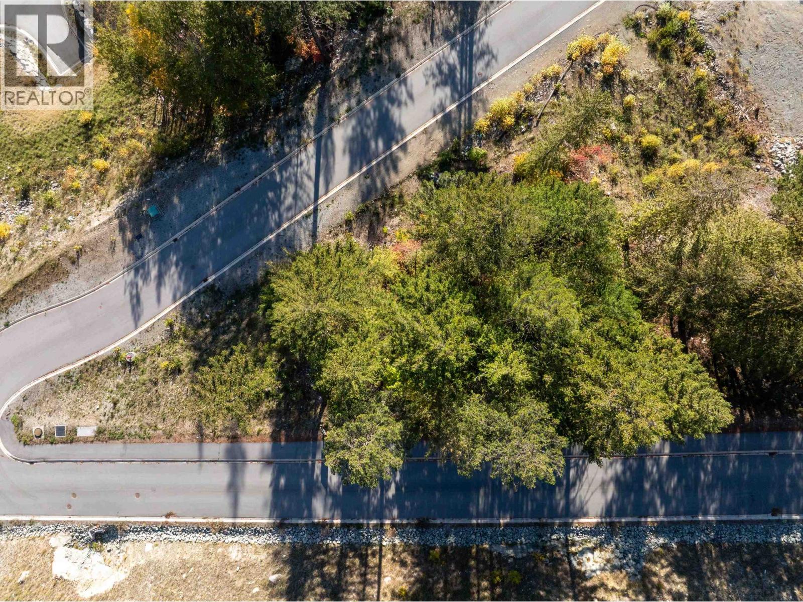 8203 Merlot Peak Drive, Pemberton, British Columbia  V0N 2L3 - Photo 11 - R3176351