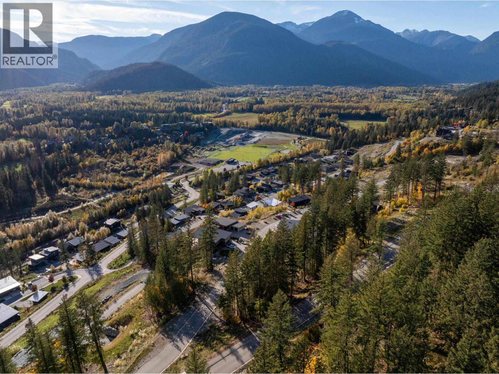 8203 Merlot Peak Drive, Pemberton, British Columbia  V0N 2L3 - Photo 16 - R3176351
