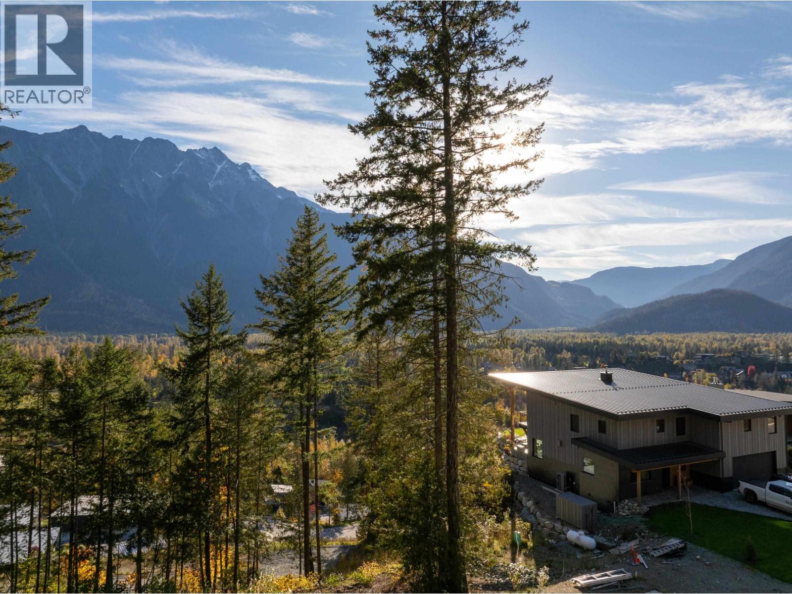 8203 Merlot Peak Drive, Pemberton, British Columbia  V0N 2L3 - Photo 20 - R3176351