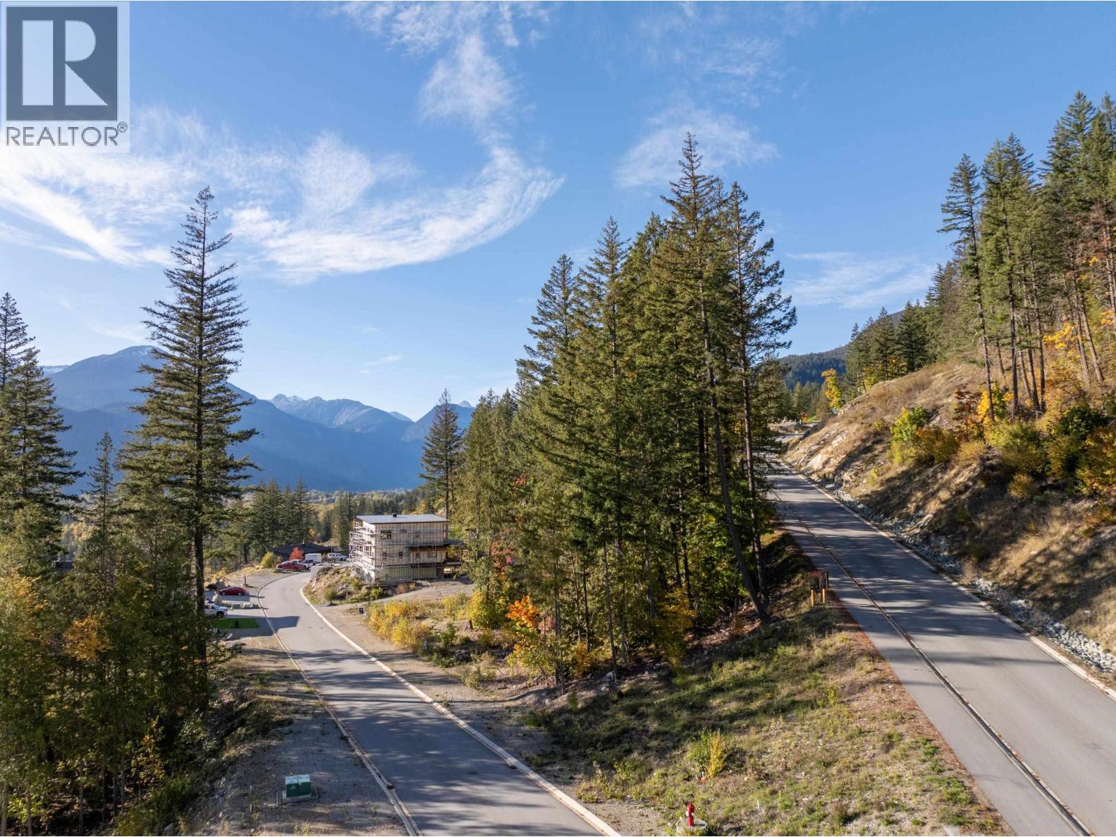 8203 Merlot Peak Drive, Pemberton, British Columbia  V0N 2L3 - Photo 7 - R3176351