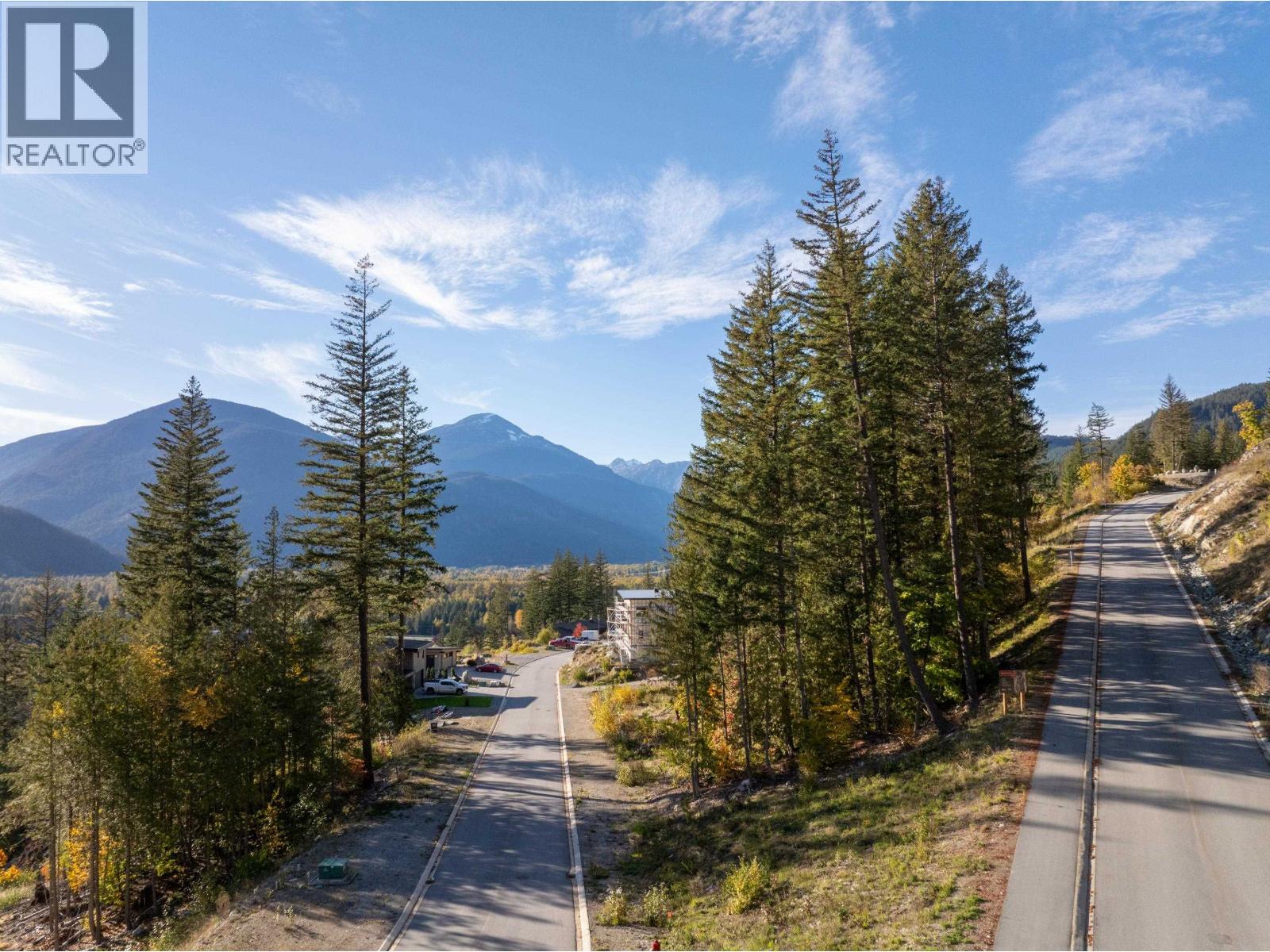 8203 Merlot Peak Drive, Pemberton, British Columbia  V0N 2L3 - Photo 8 - R3176351