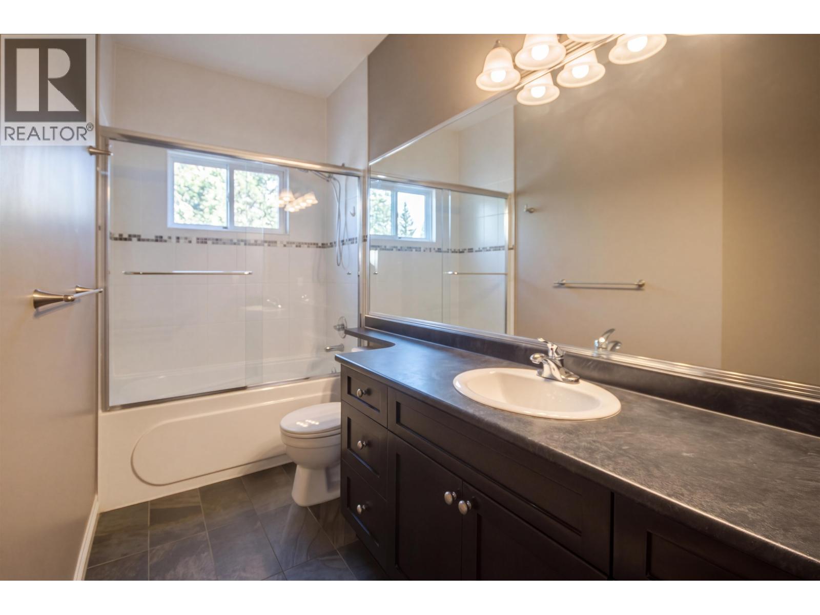 213 Bernatchey Street, Coquitlam, British Columbia  V3K 4C2 - Photo 25 - R3176352