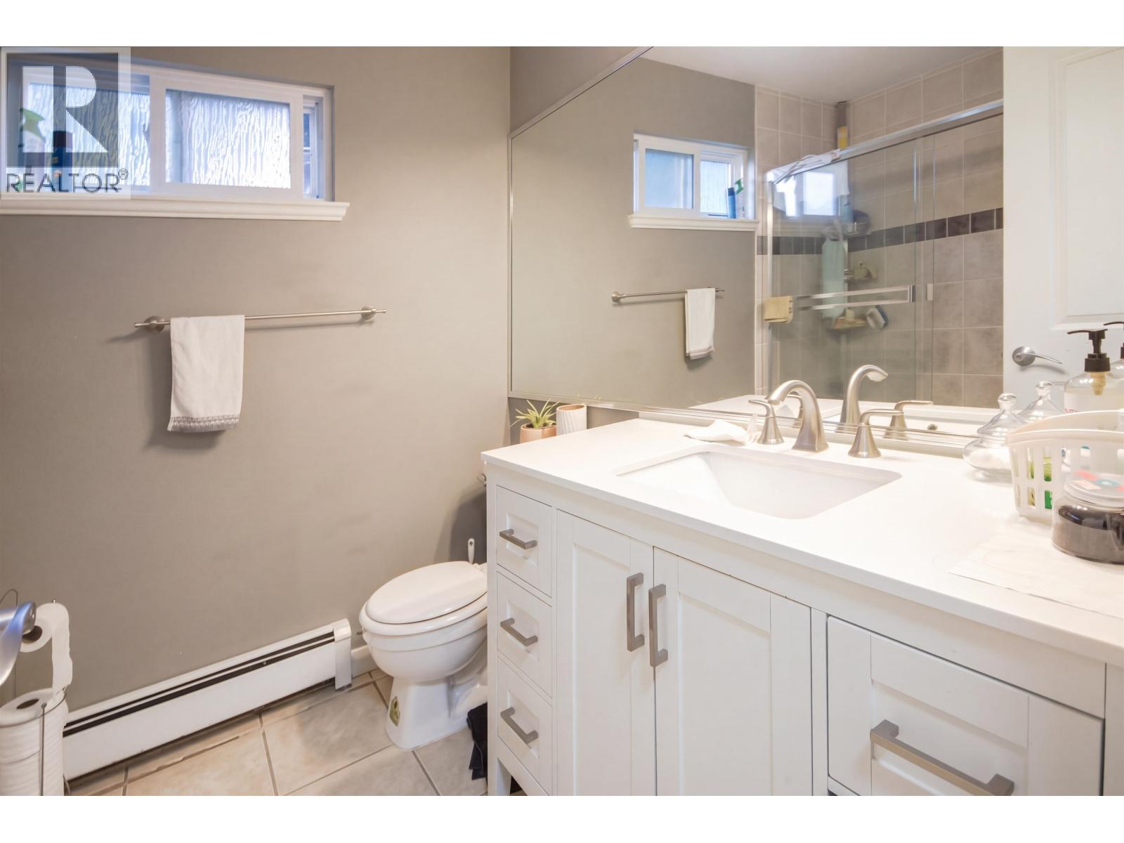 213 Bernatchey Street, Coquitlam, British Columbia  V3K 4C2 - Photo 27 - R3176352