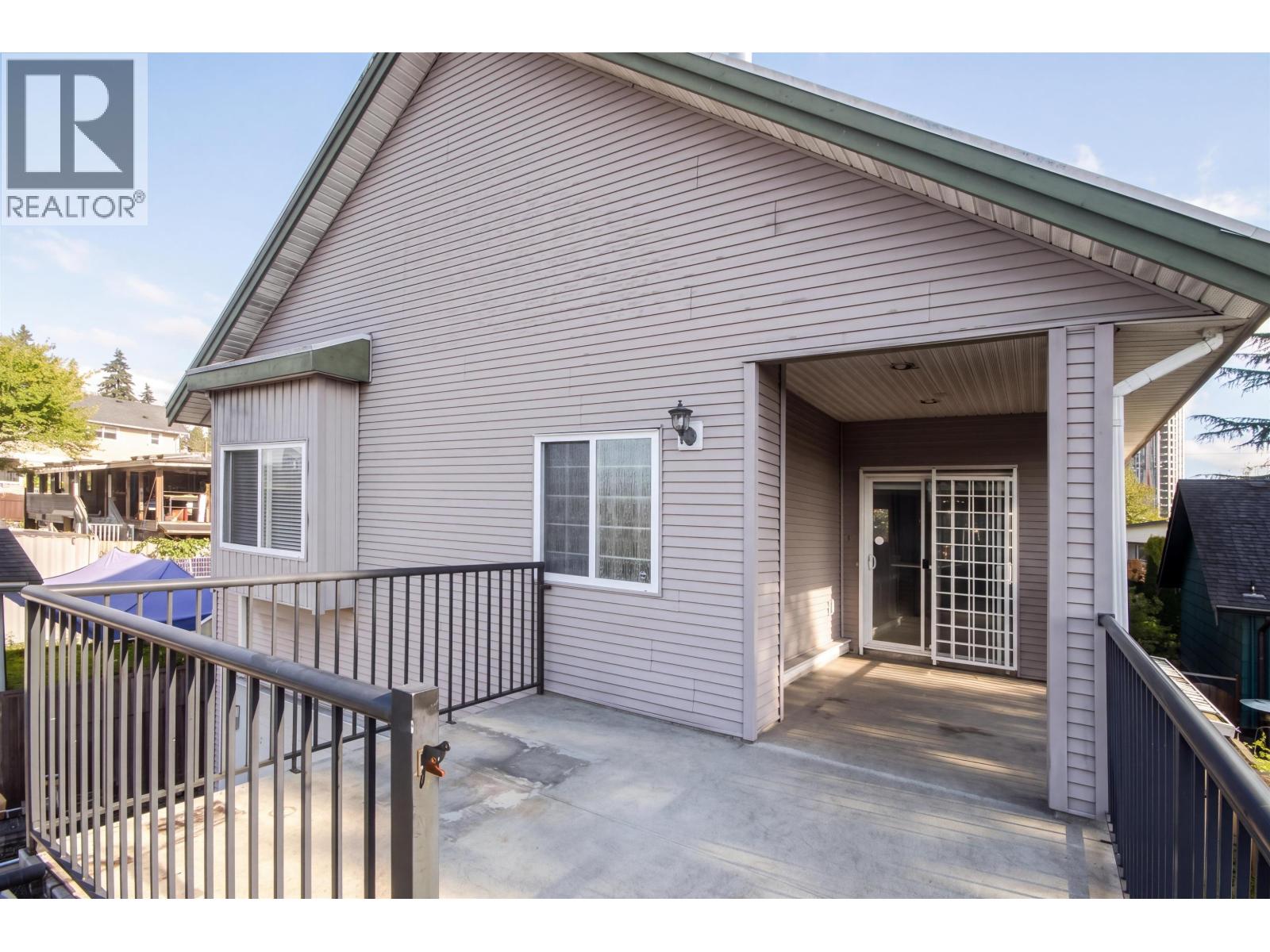 213 Bernatchey Street, Coquitlam, British Columbia  V3K 4C2 - Photo 37 - R3176352