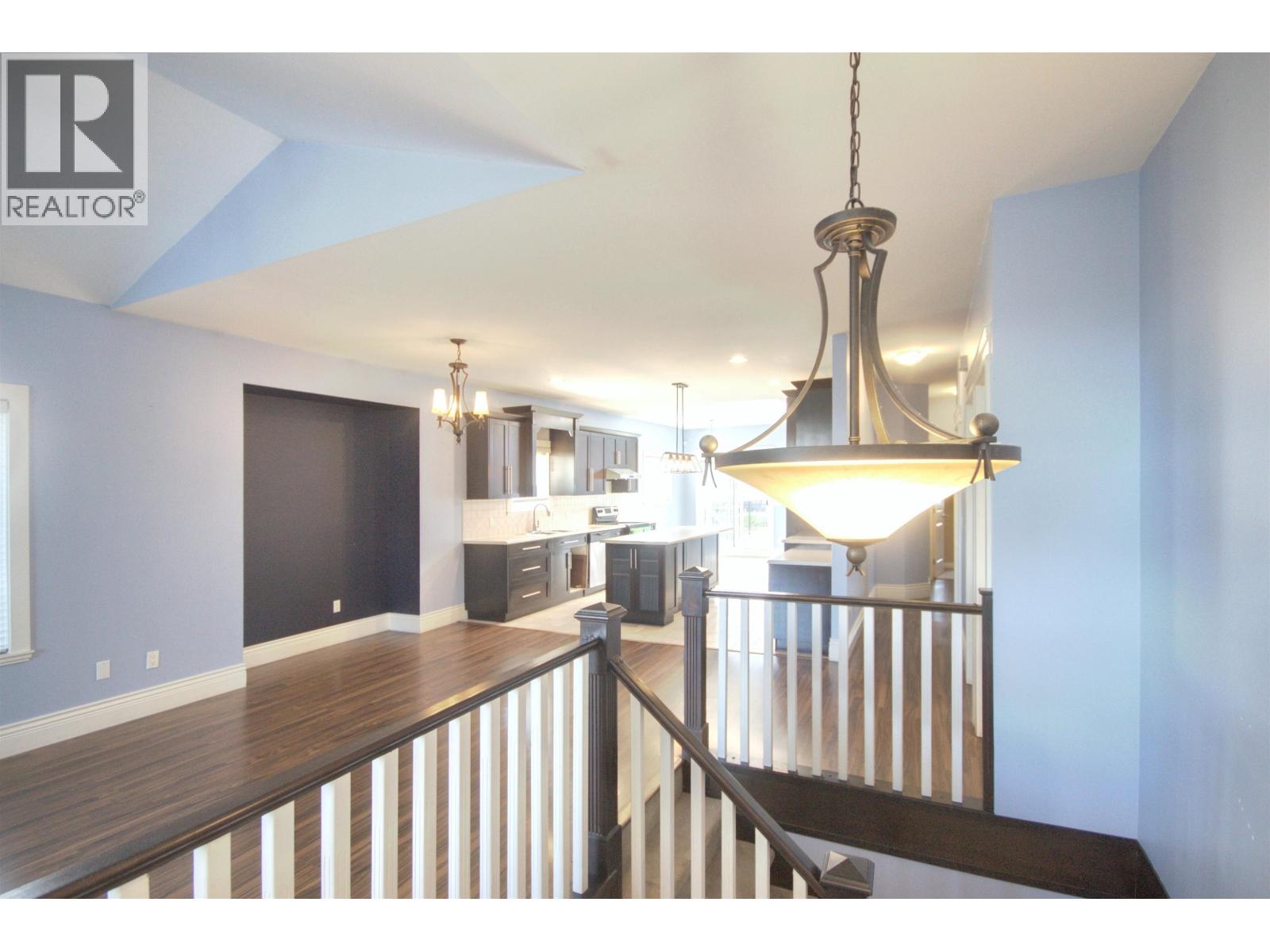 213 Bernatchey Street, Coquitlam, British Columbia  V3K 4C2 - Photo 7 - R3176352