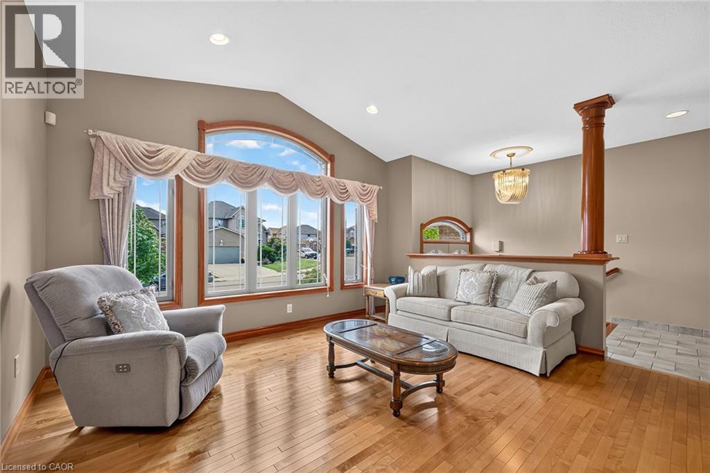 219 Jacqueline Boulevard, Hamilton, Ontario  L9B 2T6 - Photo 6 - 40865522