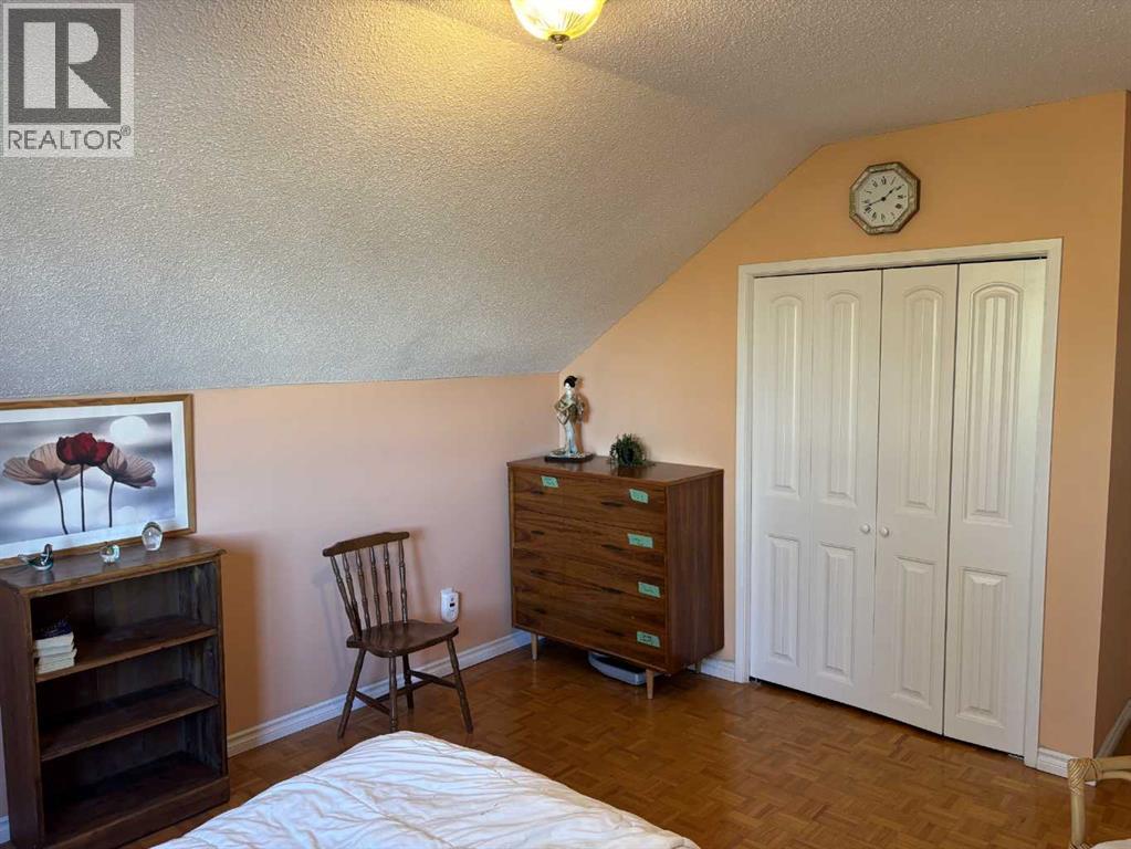 6013 Trollinger Street NE, Calgary, Alberta  T2K 3W5 - Photo 15 - A2352953