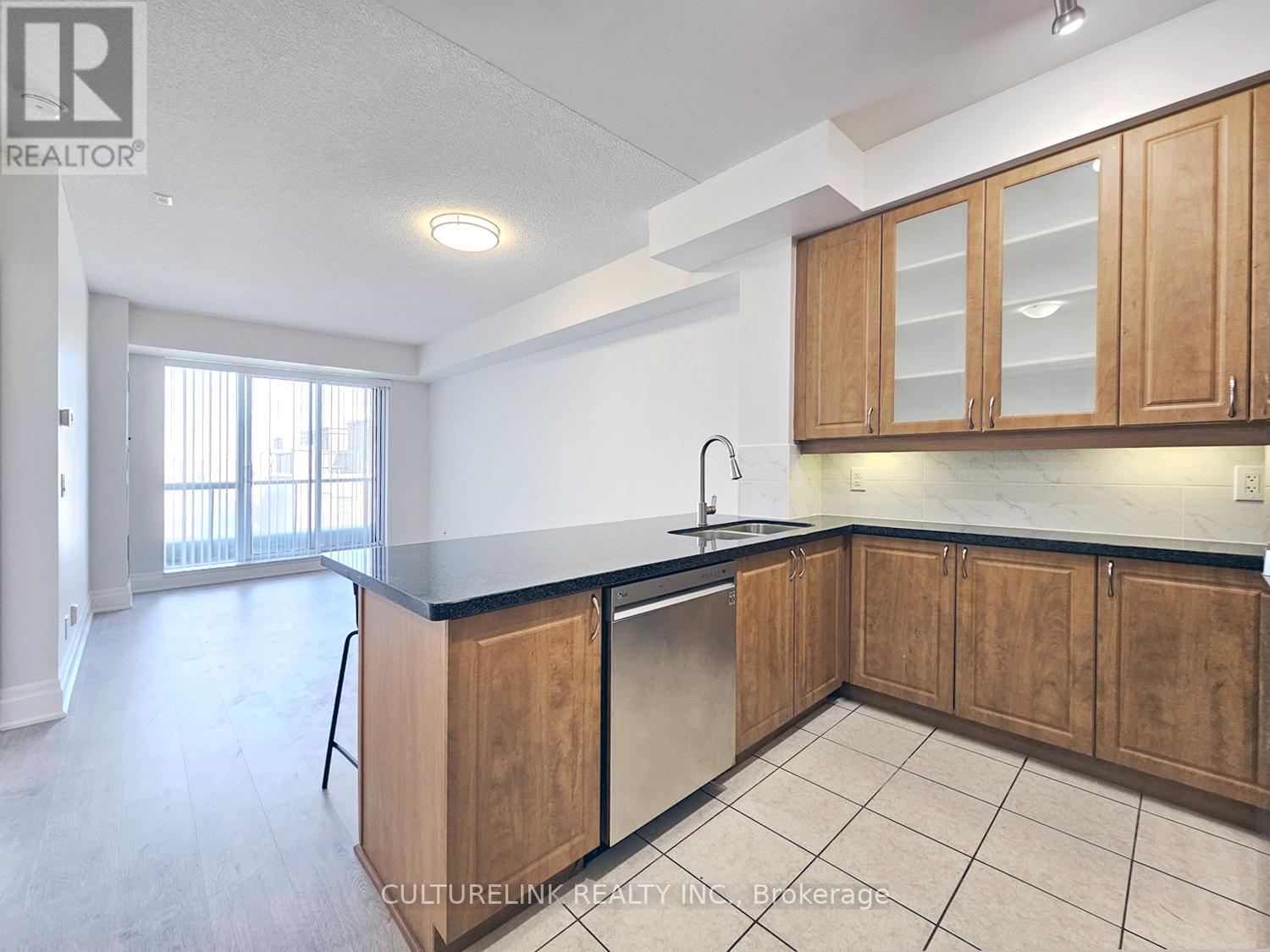 401 - 1 Upper Duke Crescent, Markham, Ontario  L6G 0B6 - Photo 6 - N14090636