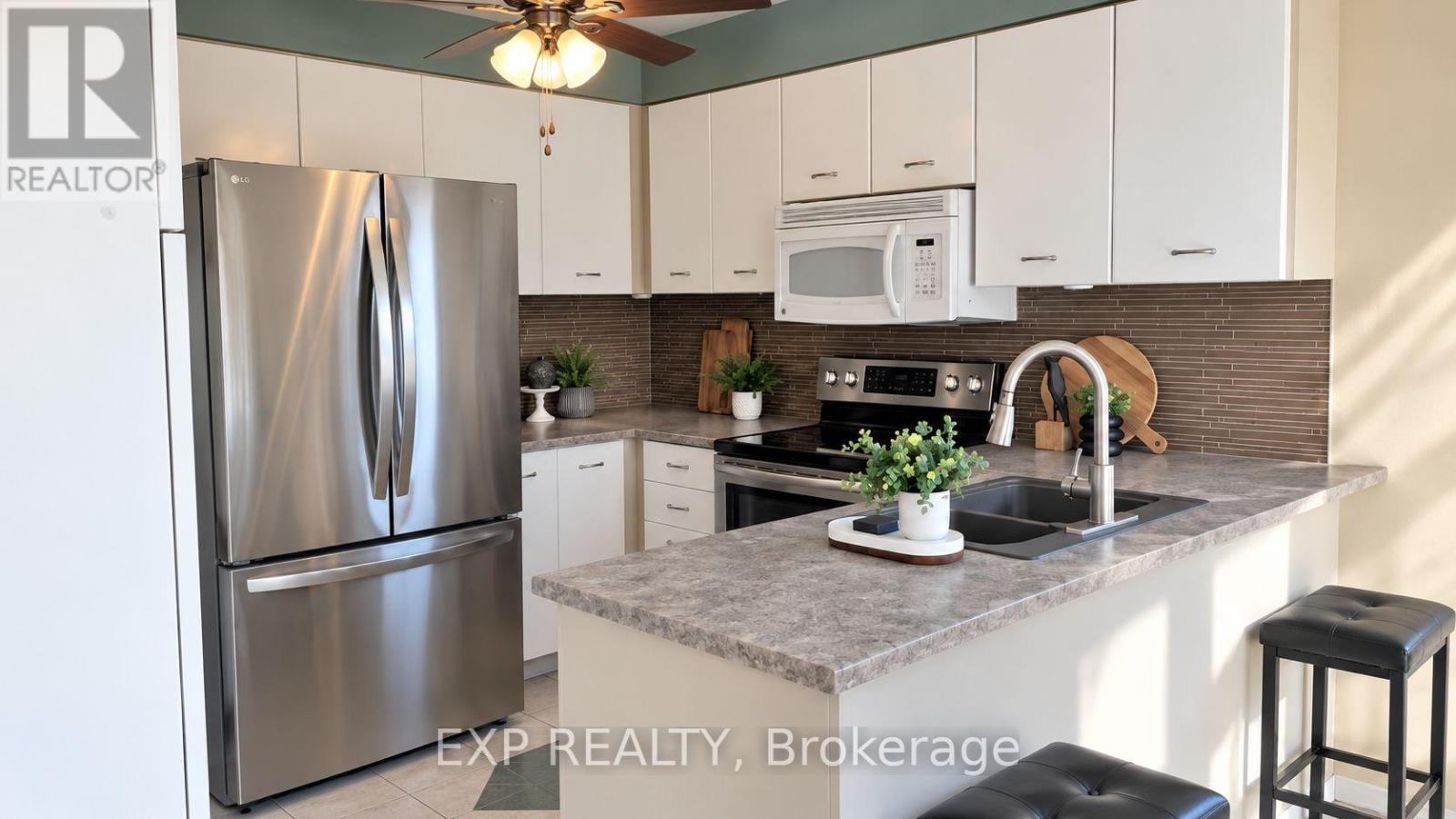 157 Livingstone Street W, Barrie, Ontario  L4N 7J7 - Photo 4 - S14090646