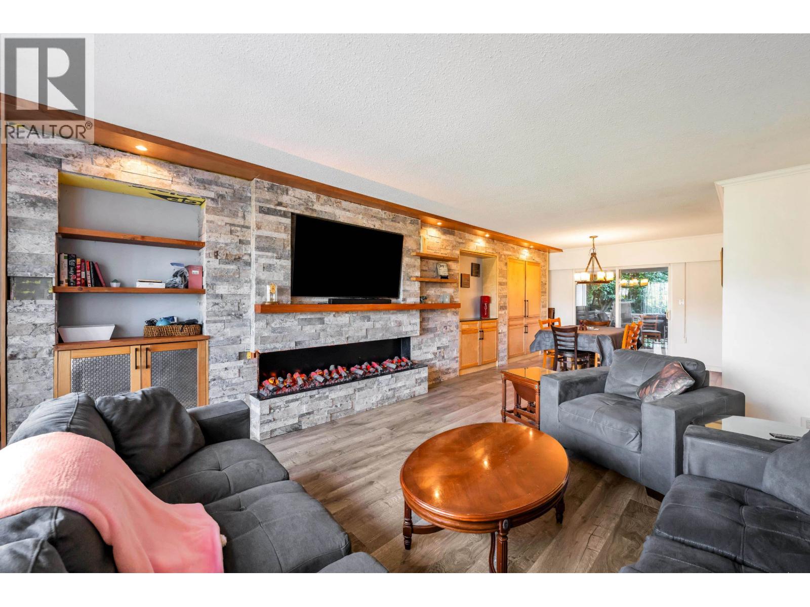 5460 Meadedale Drive, Burnaby, British Columbia  V5B 2E8 - Photo 13 - R3176205