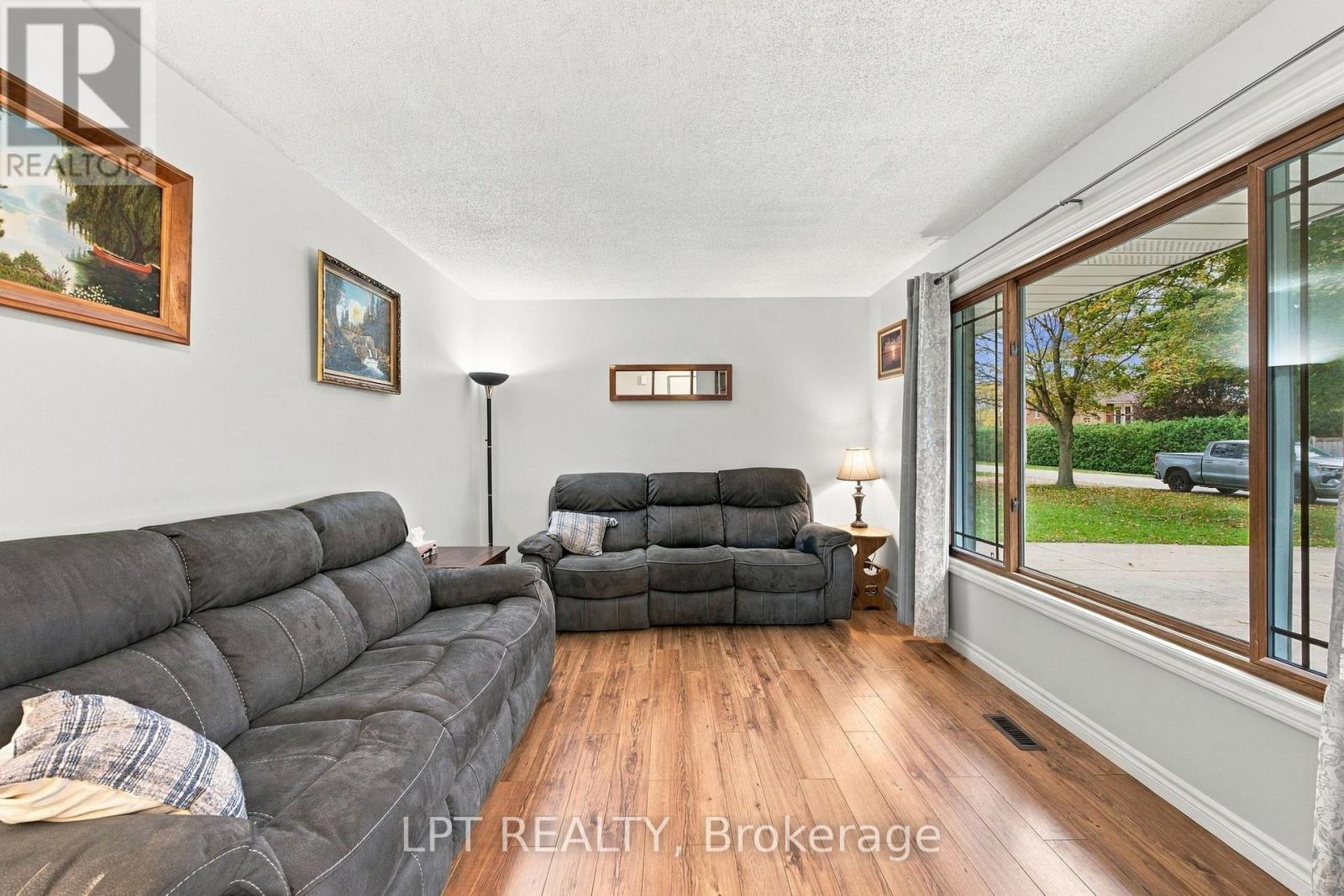 254 Victoria Street, North Middlesex, Ontario  N0M 2K0 - Photo 10 - X14090720