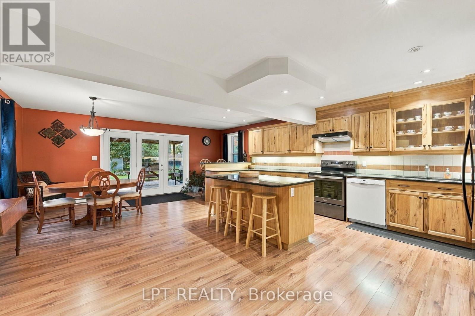 254 Victoria Street, North Middlesex, Ontario  N0M 2K0 - Photo 12 - X14090720