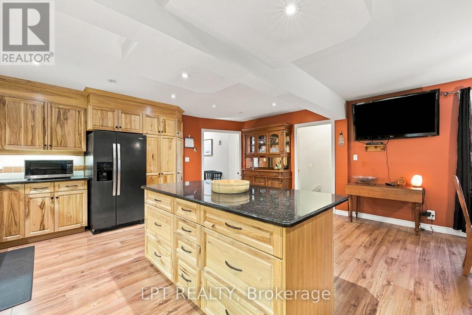 254 Victoria Street, North Middlesex, Ontario  N0M 2K0 - Photo 16 - X14090720