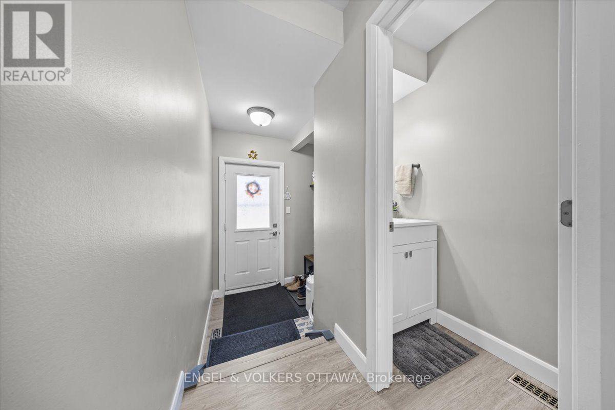 47 Bentbrook Crescent, Ottawa, Ontario  K2J 3Y1 - Photo 2 - X14090710