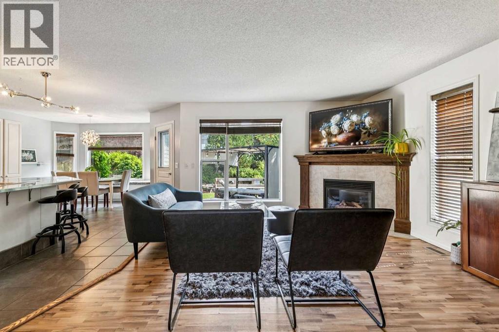 248 Douglas Ridge Green SE, Calgary, Alberta  T2Z 2T4 - Photo 6 - A2352675