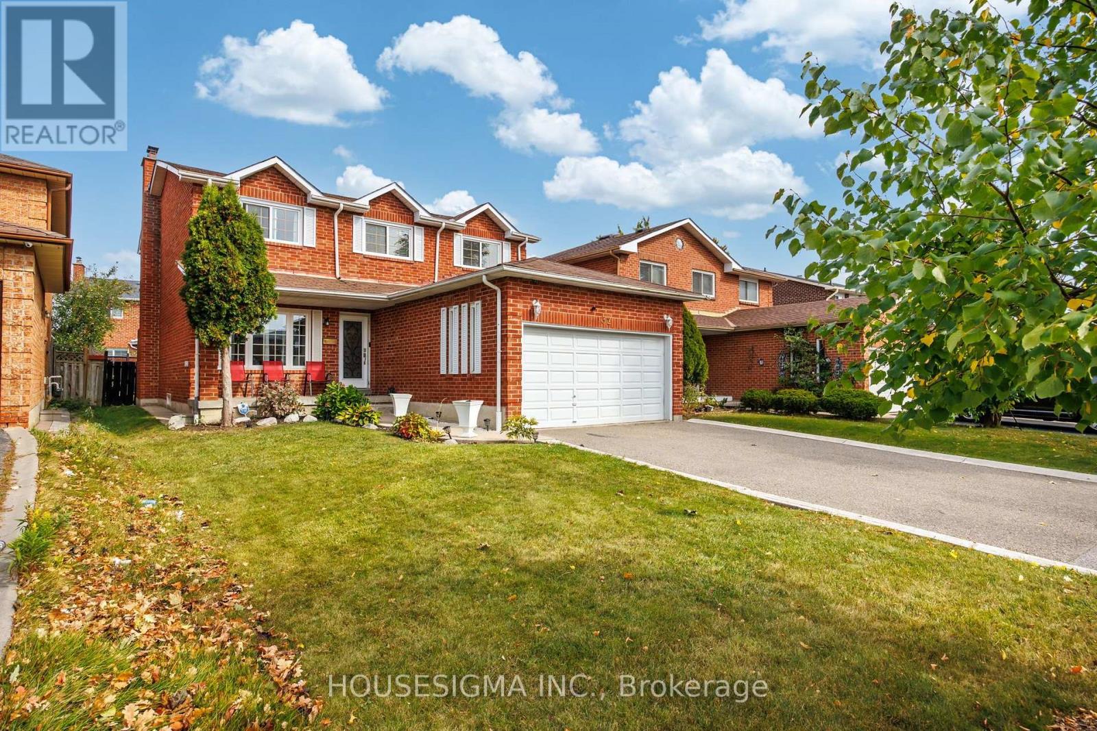 32 BALLYCASTLE CRESCENT, Brampton, Ontario