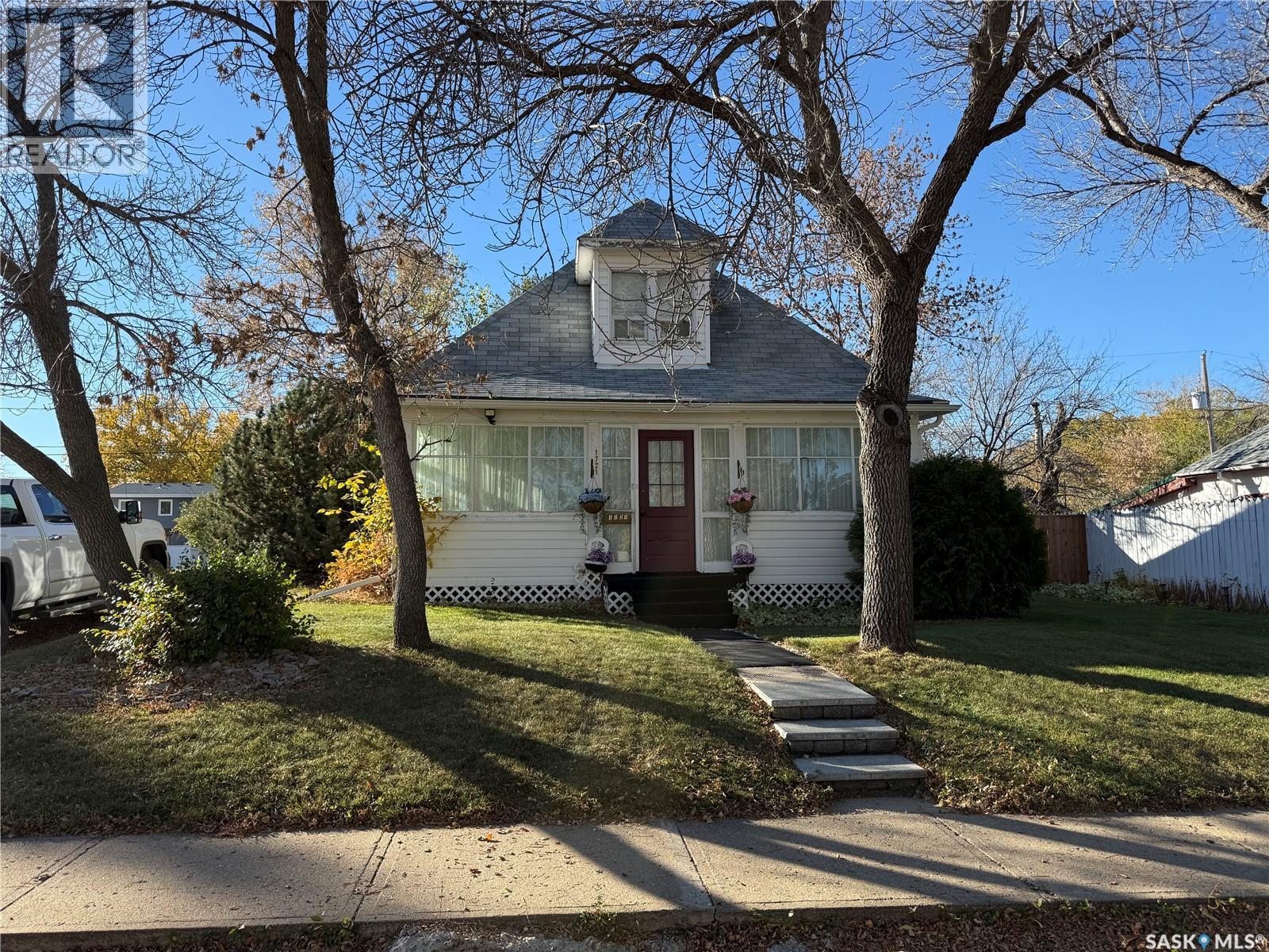 1721 99th Street, North Battleford, Saskatchewan  S9A 0R6 - Photo 1 - SK051357