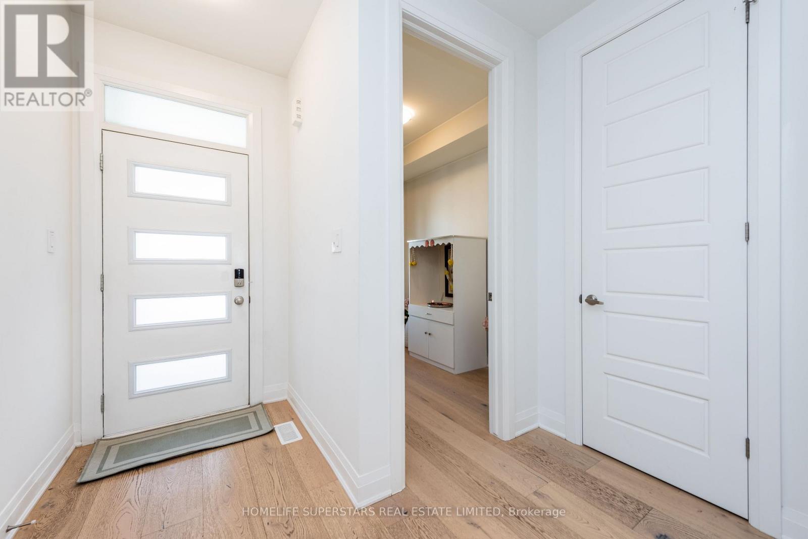1248 Ferguson Drive, Milton, Ontario  L9E 2E4 - Photo 3 - W14090214