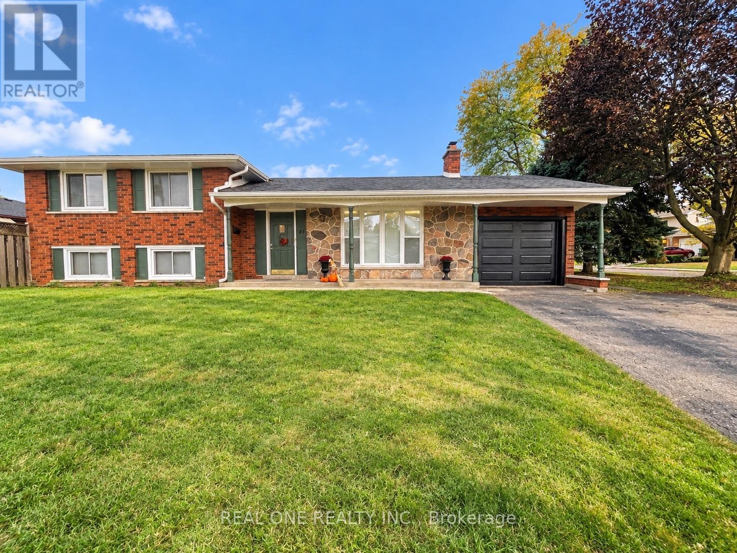 UPPER - 41 MARLOWE DRIVE, Hamilton, Ontario