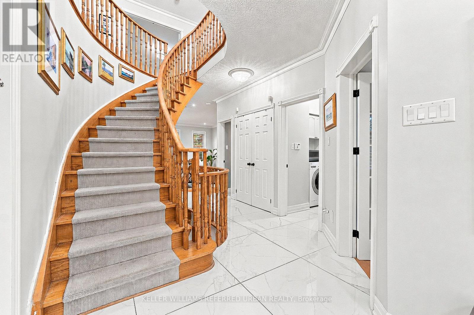 63 Oatlands Crescent, Richmond Hill, Ontario  L4C 9P2 - Photo 5 - N14082056