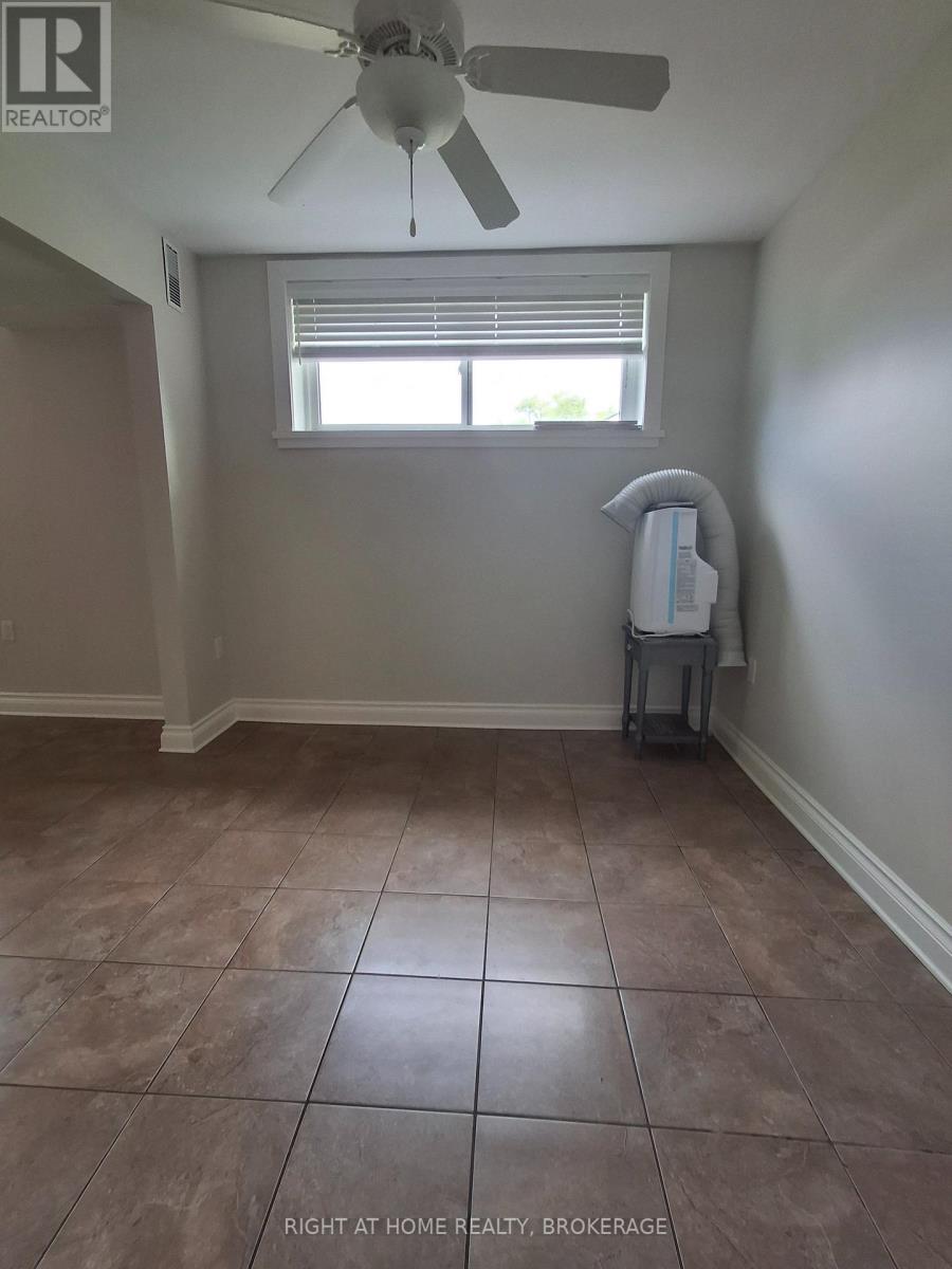 1 - 62 Christie Street, St. Catharines, Ontario  L2N 5H6 - Photo 5 - X12864776