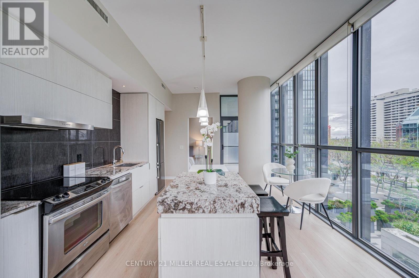 1001 - 101 Charles Street E, Toronto, Ontario  M4Y 0A9 - Photo 8 - C14090736