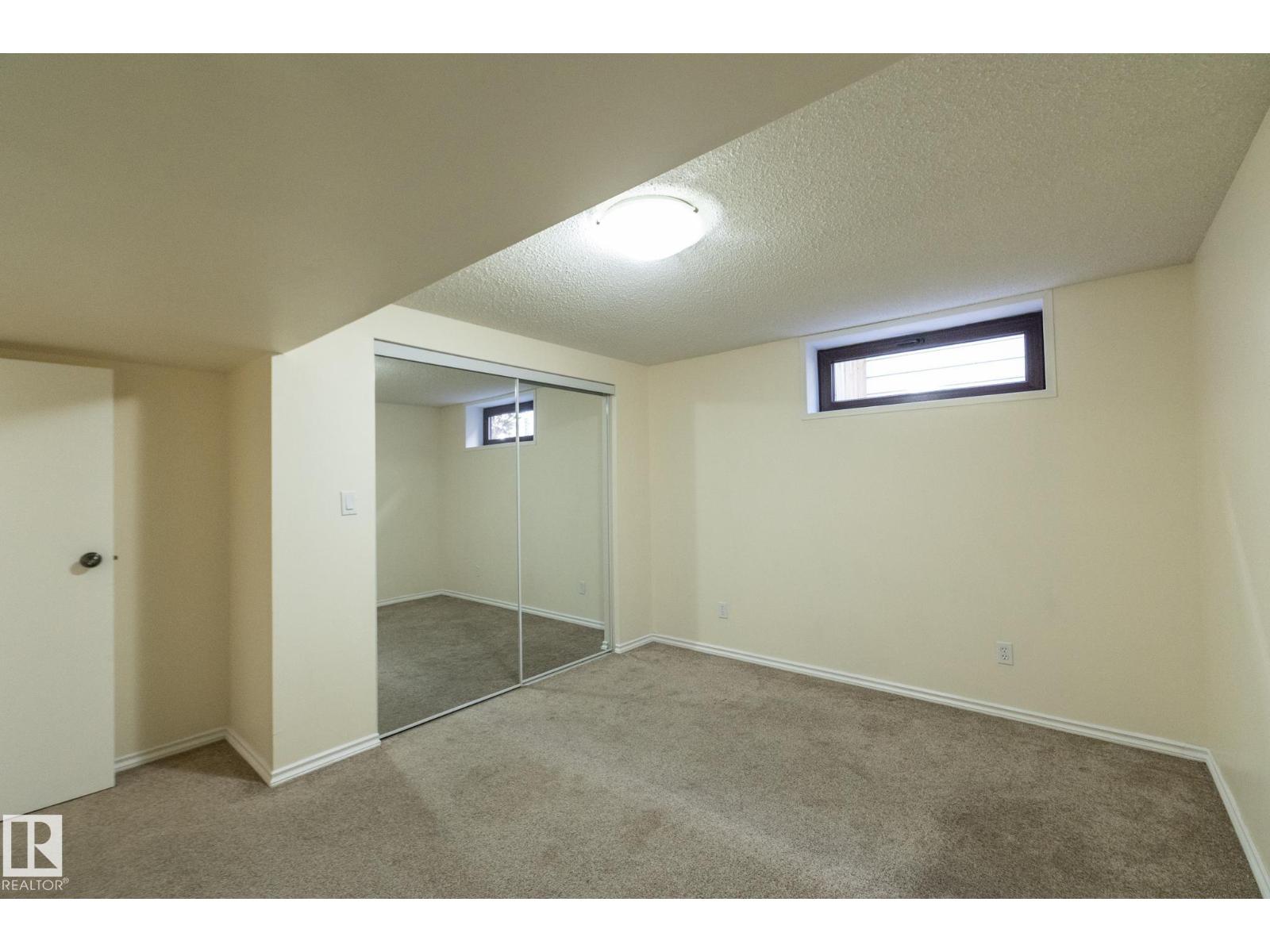 3228 118 ST NW