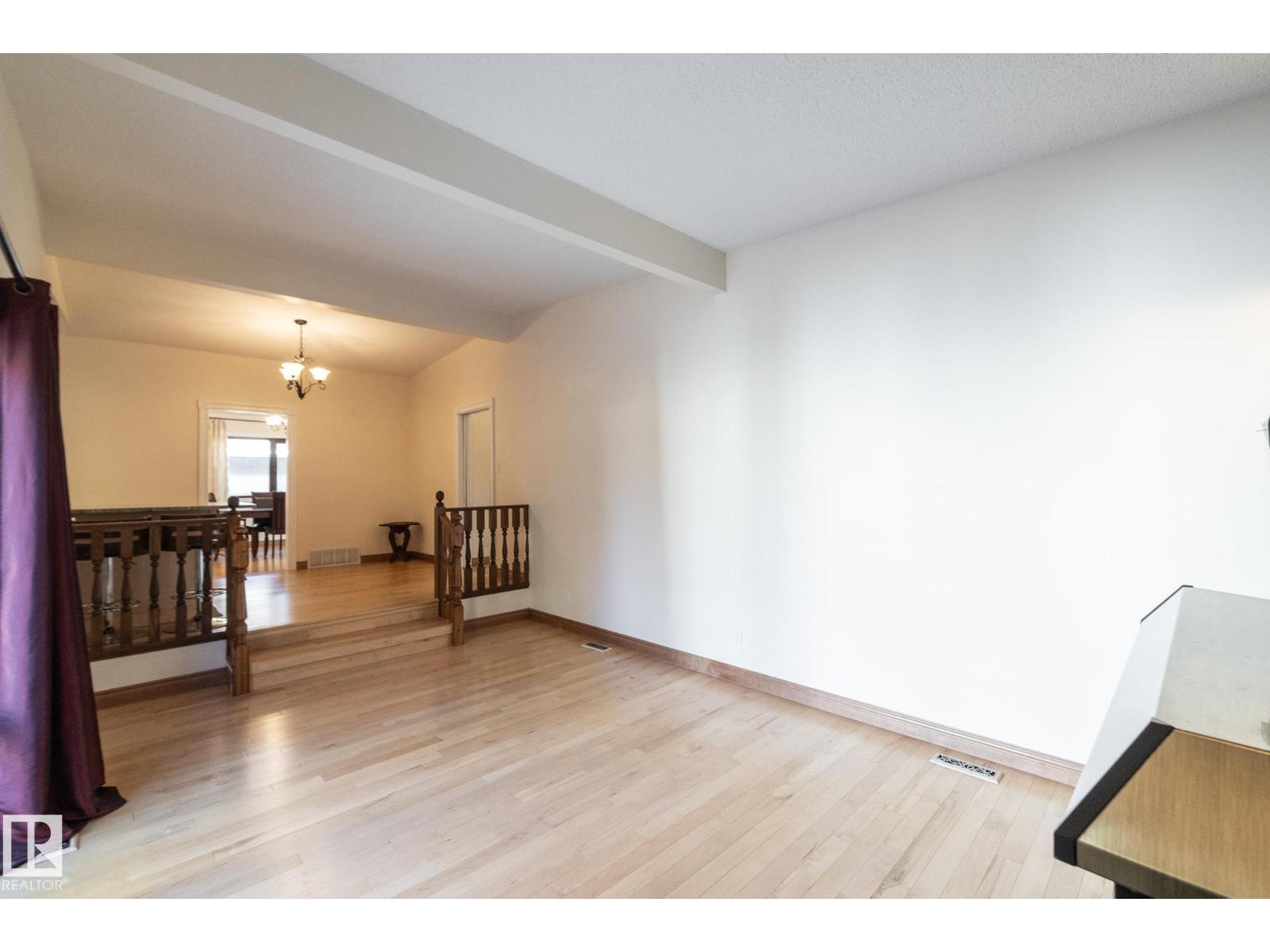 3228 118 ST NW