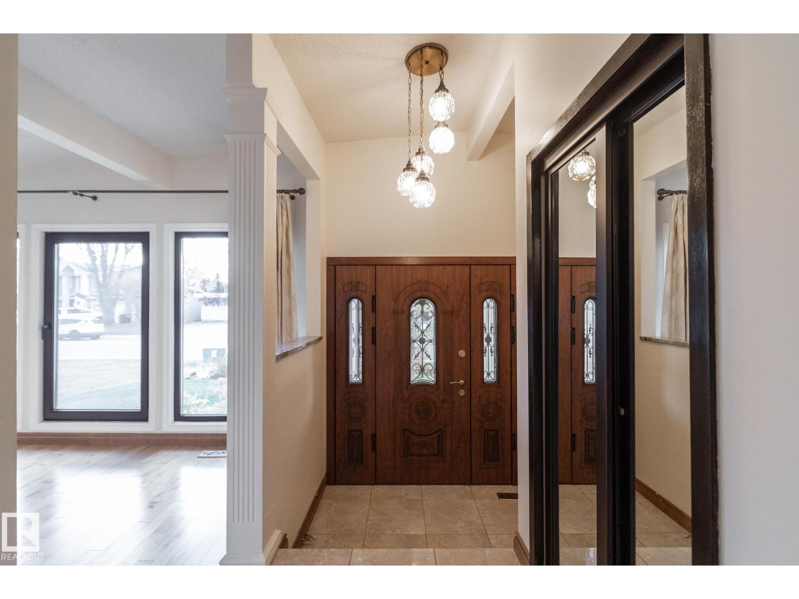 3228 118 ST NW