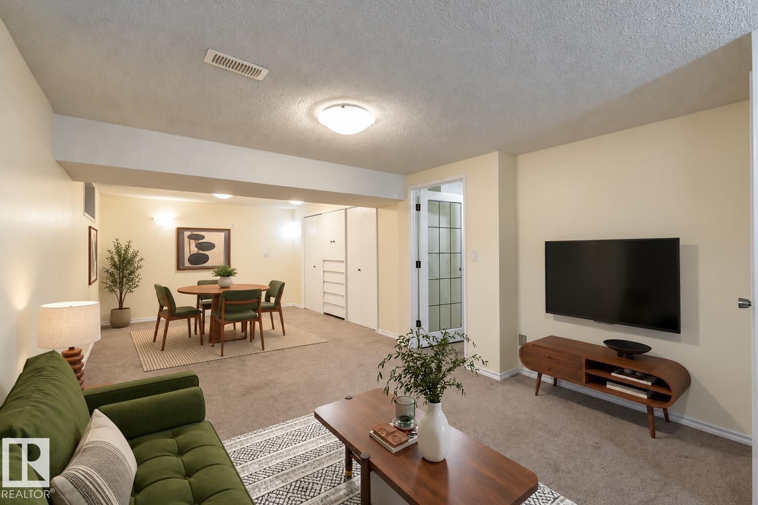 3228 118 ST NW