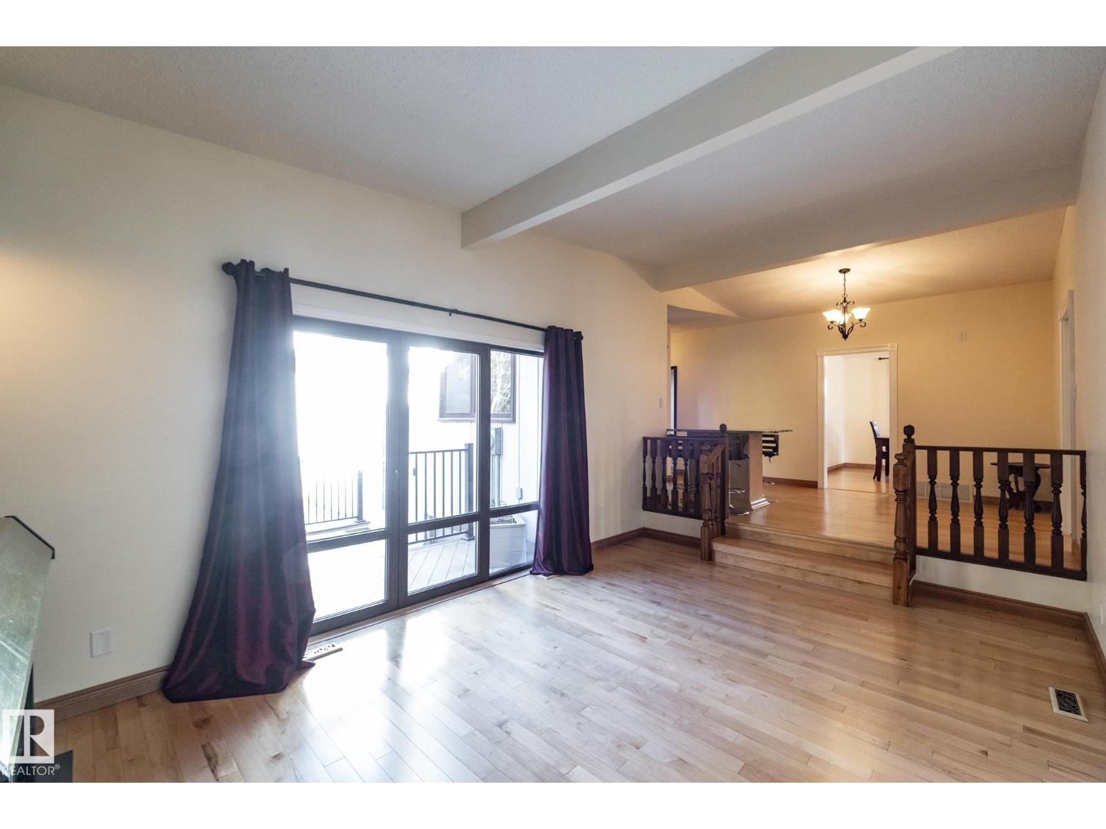 3228 118 ST NW