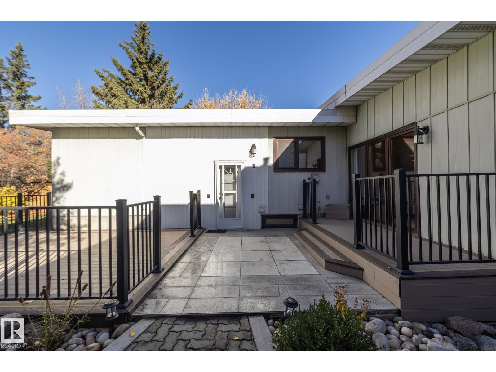 3228 118 ST NW
