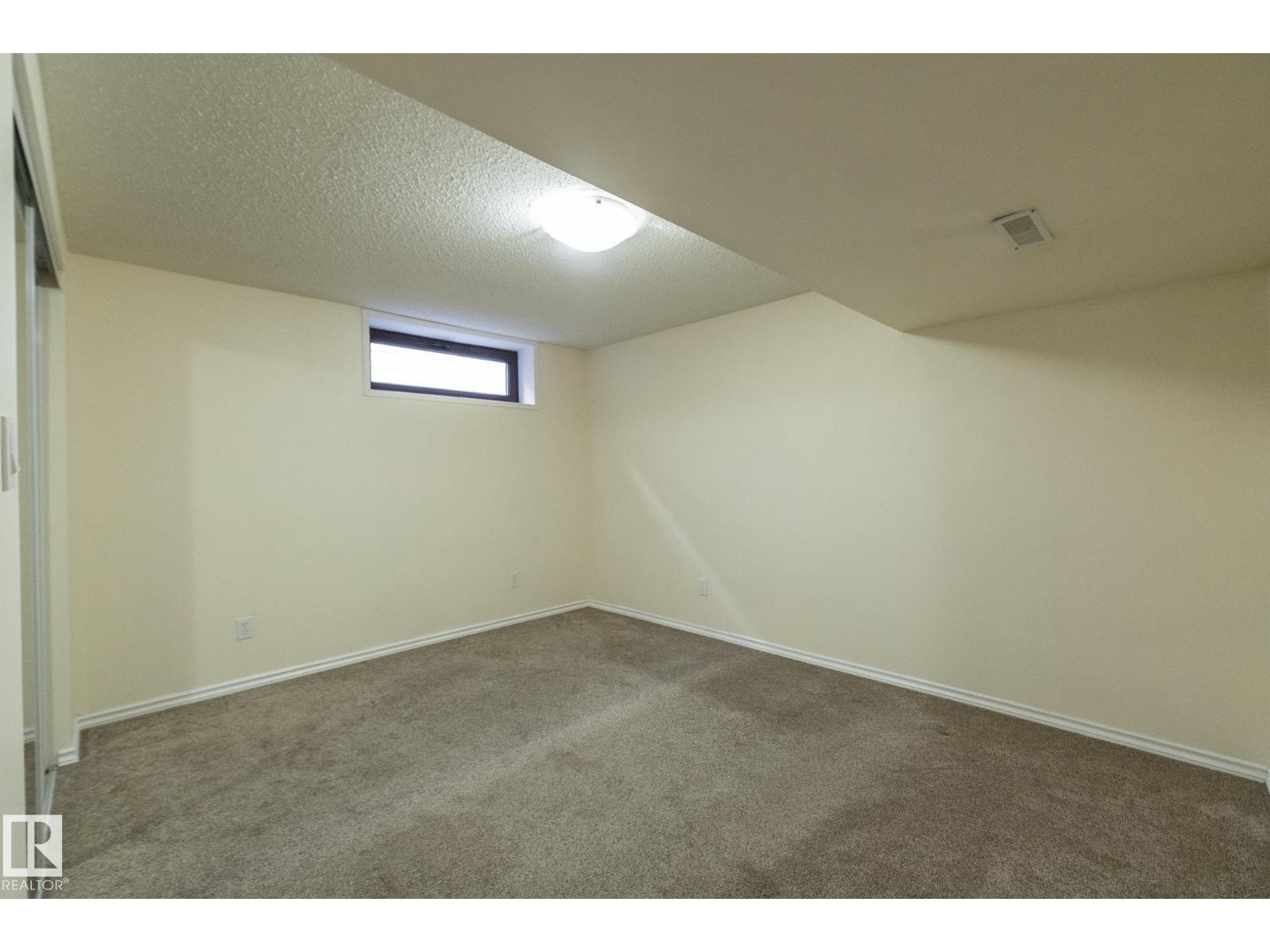 3228 118 ST NW