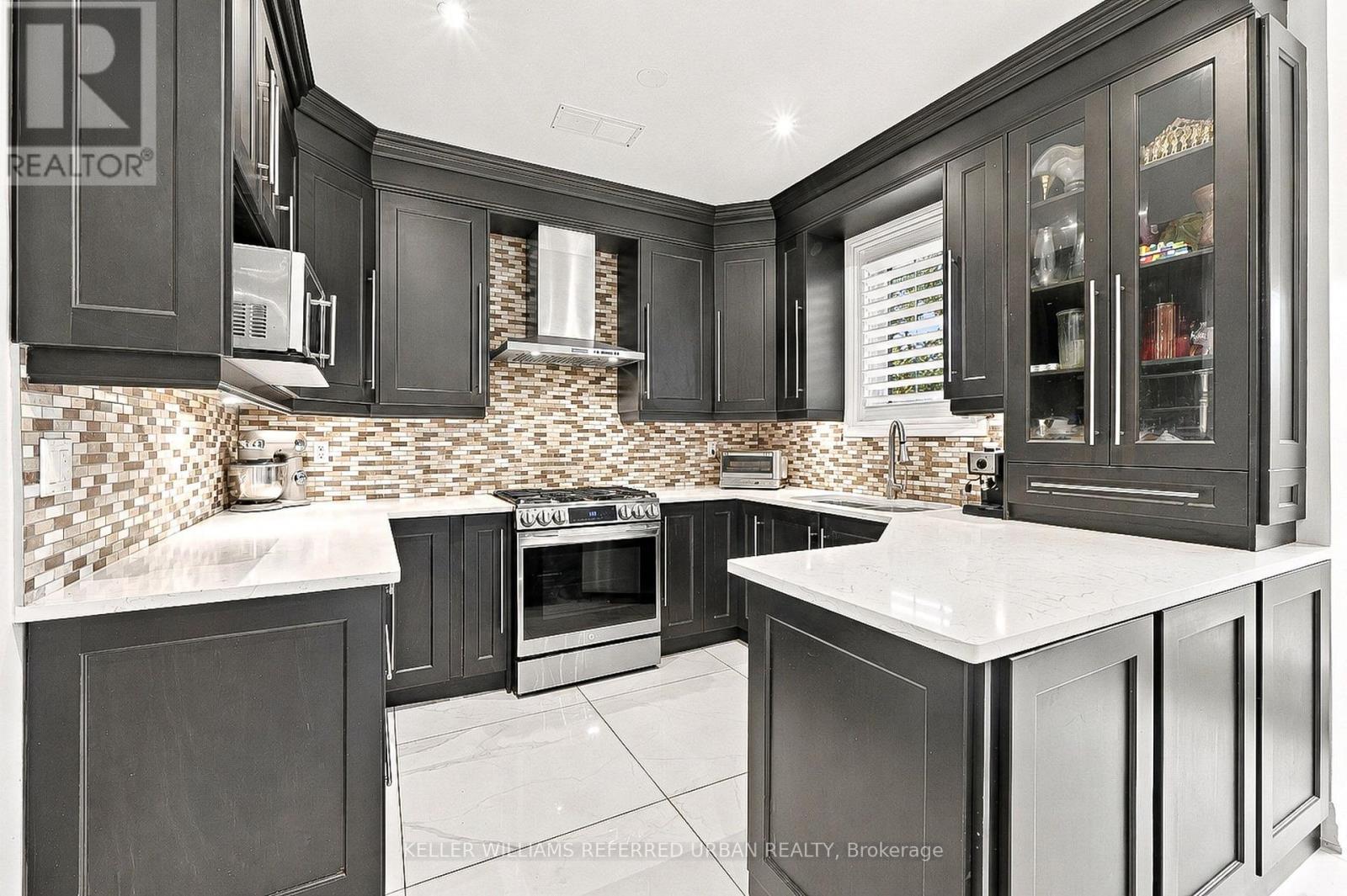 63 Oatlands Crescent, Richmond Hill, Ontario  L4C 9P2 - Photo 11 - N14082056