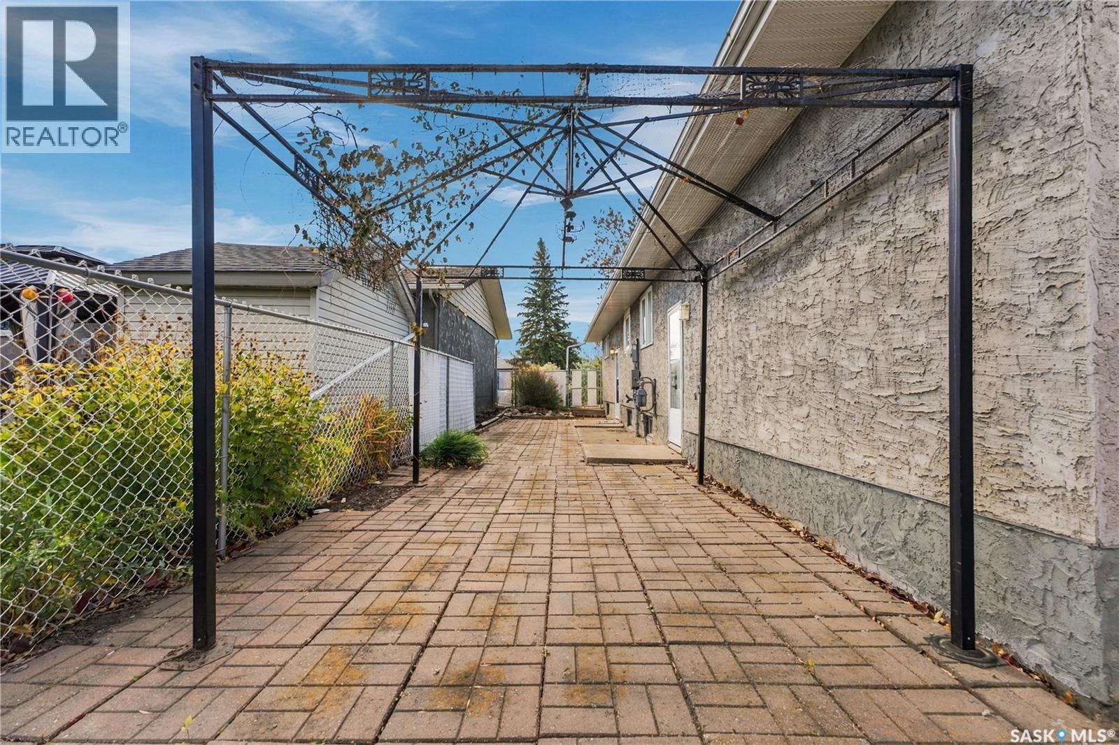 3538 Centennial Drive, Saskatoon, Saskatchewan  S7L 5C2 - Photo 27 - SK051227