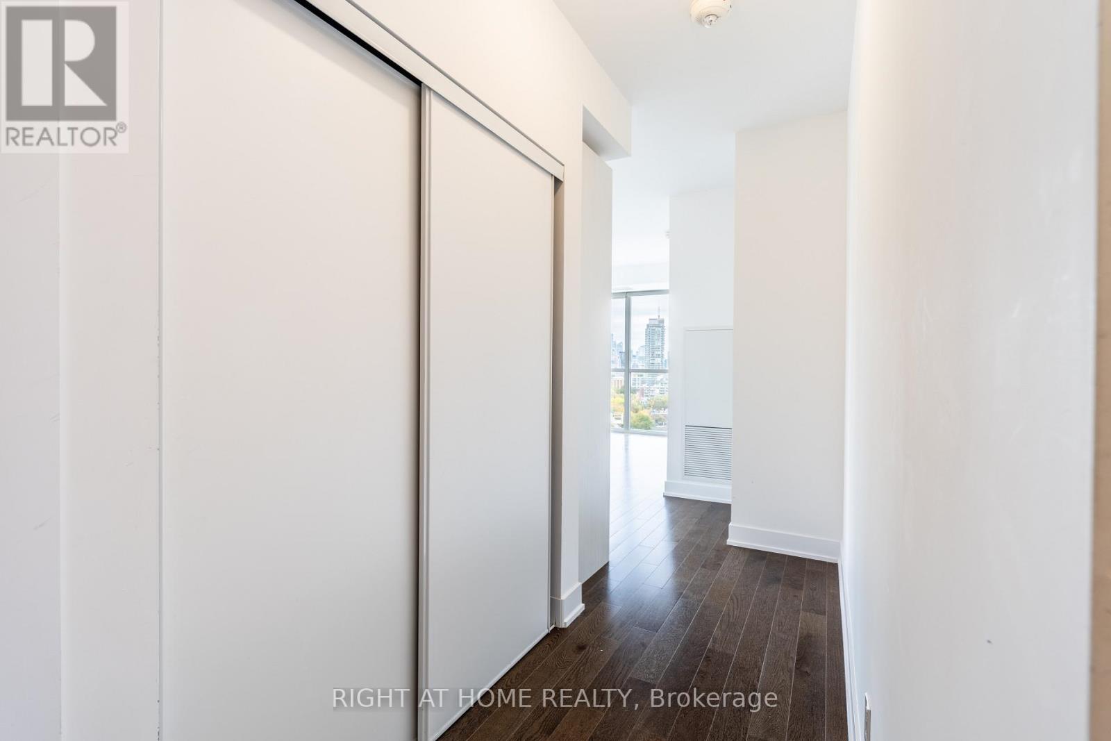 1307 - 181 Bedford Road, Toronto, Ontario  M5R 0C2 - Photo 4 - C14090788