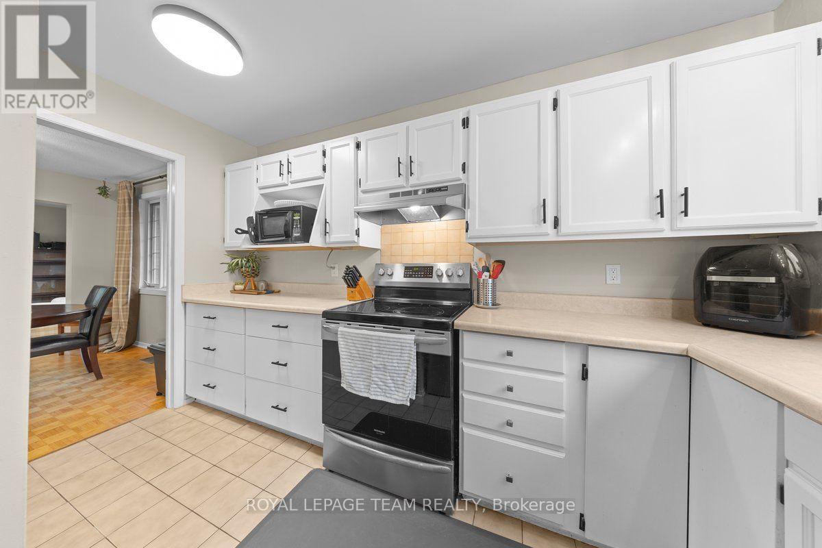 53 Meadowbank Drive, Ottawa, Ontario  K2G 0P1 - Photo 14 - X14090826