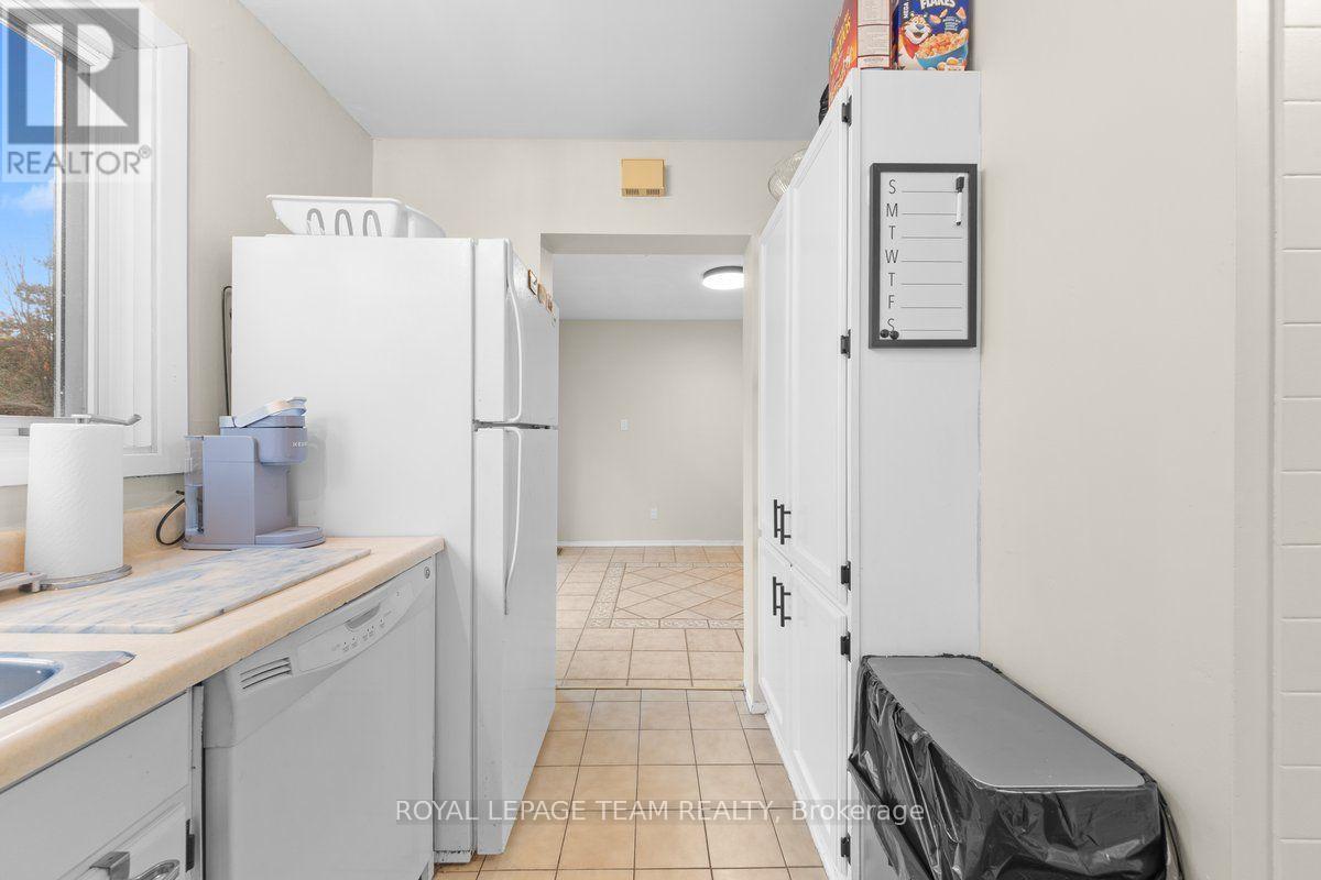 53 Meadowbank Drive, Ottawa, Ontario  K2G 0P1 - Photo 17 - X14090826