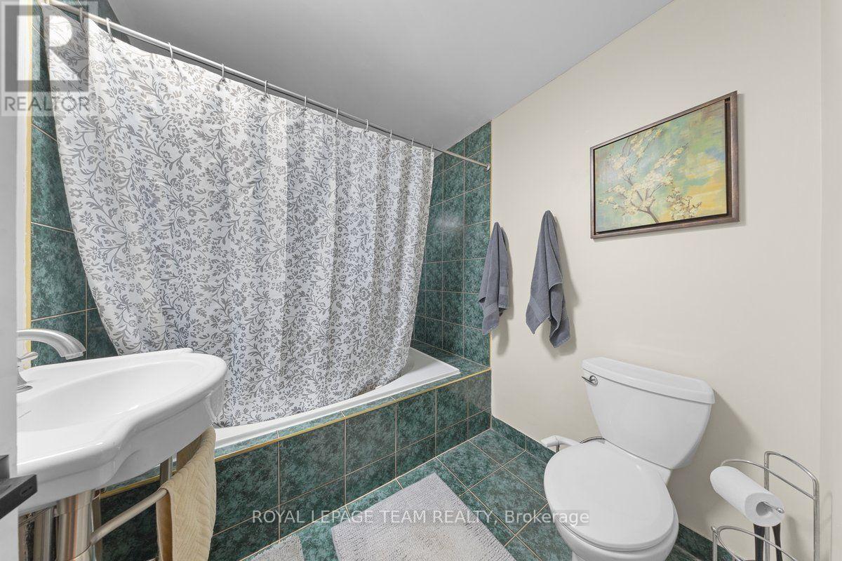 53 Meadowbank Drive, Ottawa, Ontario  K2G 0P1 - Photo 25 - X14090826