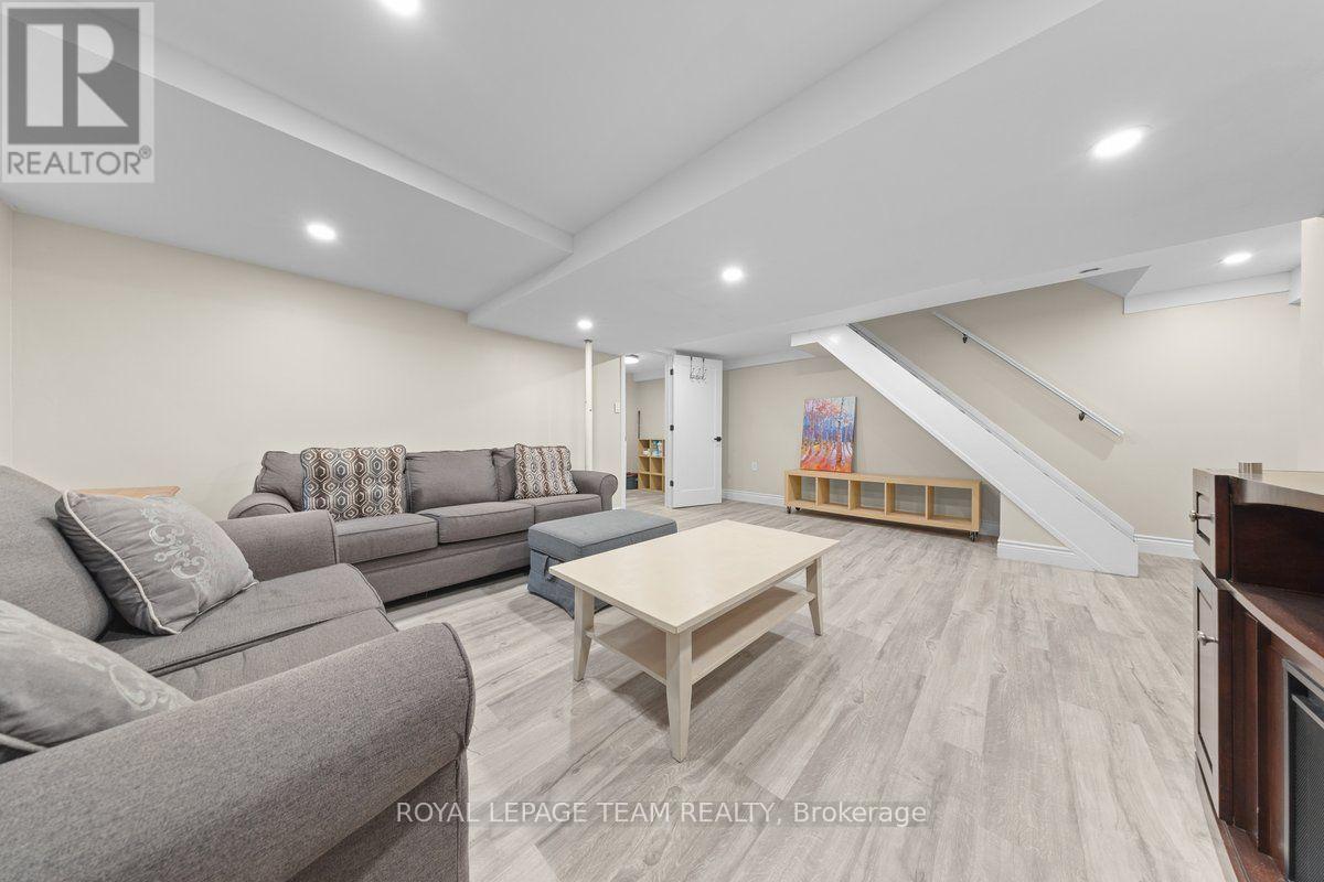 53 Meadowbank Drive, Ottawa, Ontario  K2G 0P1 - Photo 32 - X14090826