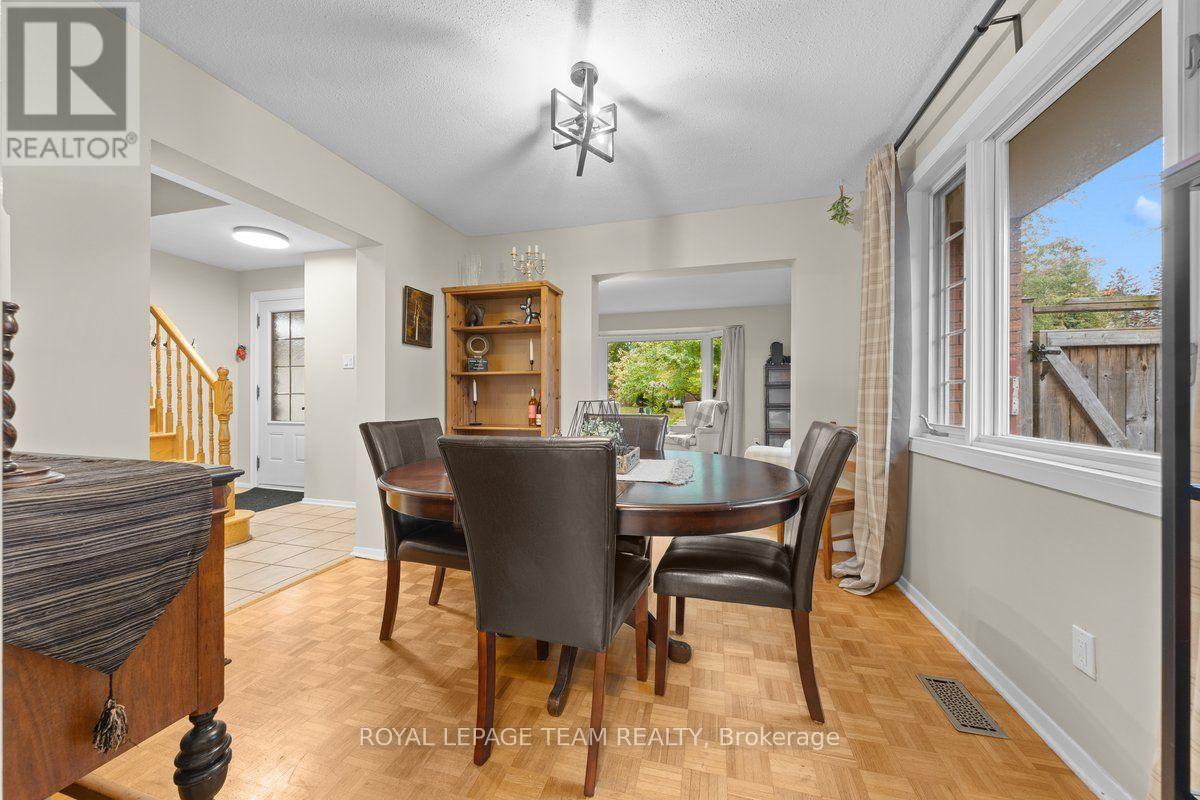 53 Meadowbank Drive, Ottawa, Ontario  K2G 0P1 - Photo 9 - X14090826