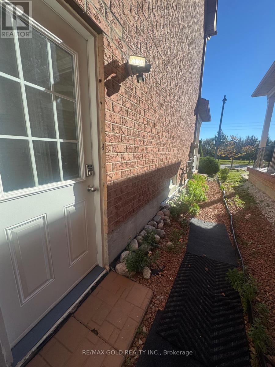 7269 Lantern Fly Hollow, Mississauga, Ontario  L5W 1K2 - Photo 18 - W14090848