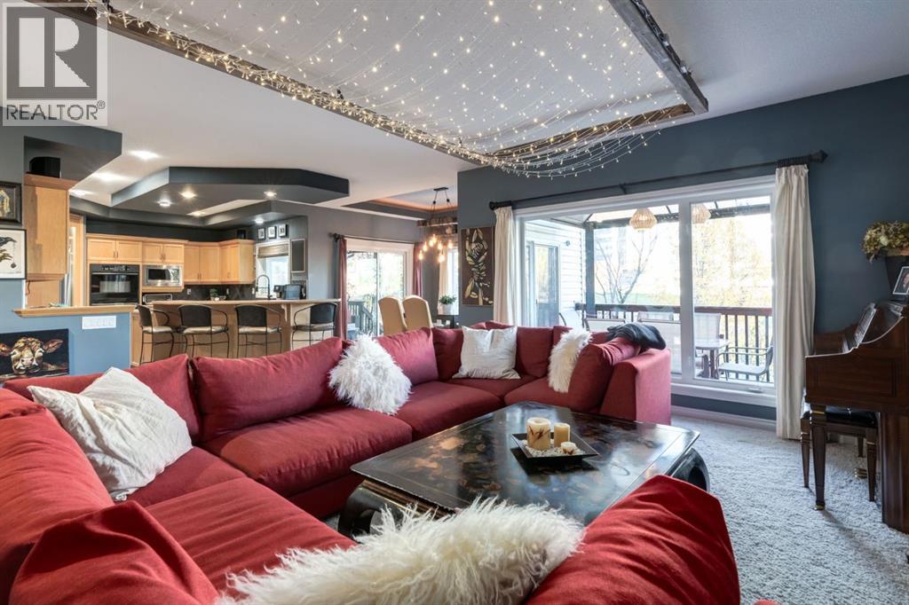 48 Valley Crest Gardens NW, Calgary, Alberta  T3B 5W8 - Photo 7 - A2352451