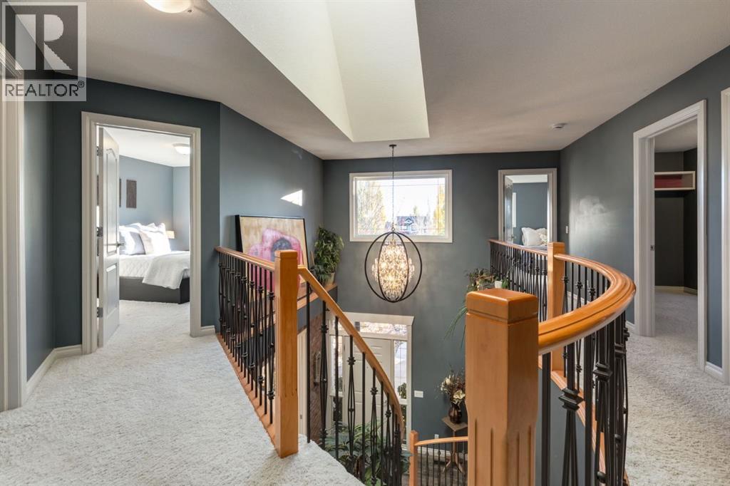 48 Valley Crest Gardens NW, Calgary, Alberta  T3B 5W8 - Photo 18 - A2352451