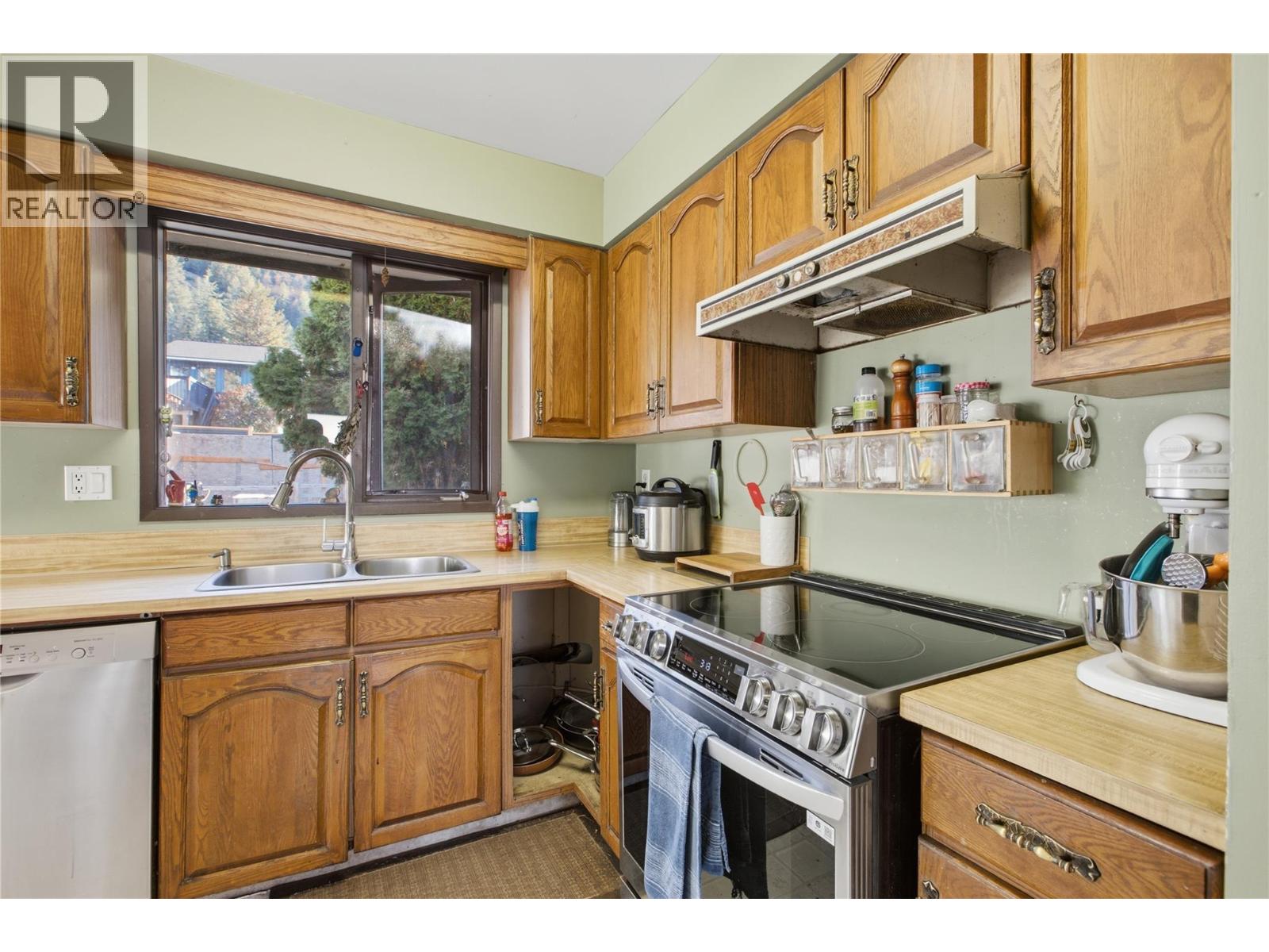 2309 Nechako Drive, Kamloops, British Columbia  V2E 1T8 - Photo 4 - 10403709
