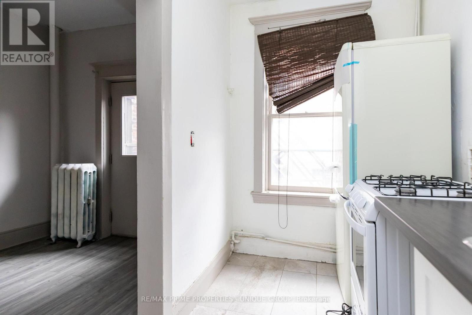 2 - 688 Bloor Street W, Toronto, Ontario N8X 1A7 - Photo 6 - C14090910