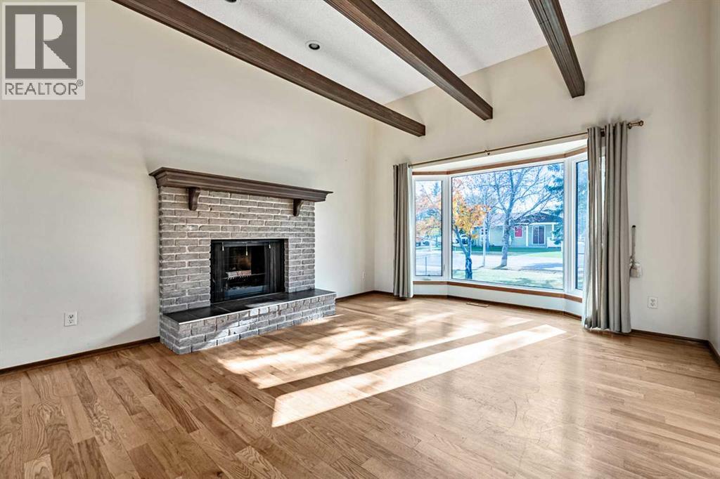 149 Woodhaven Drive, Okotoks, Alberta  T1S 1L5 - Photo 4 - A2351260