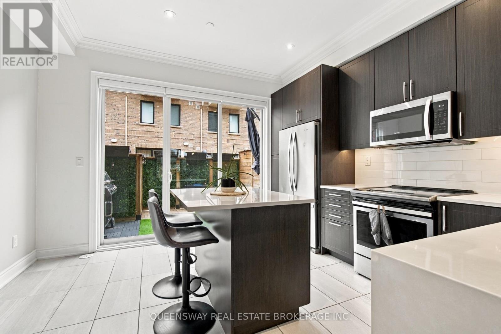 37 Twenty Ninth Street, Toronto, Ontario  M8W 1S1 - Photo 6 - W14087778